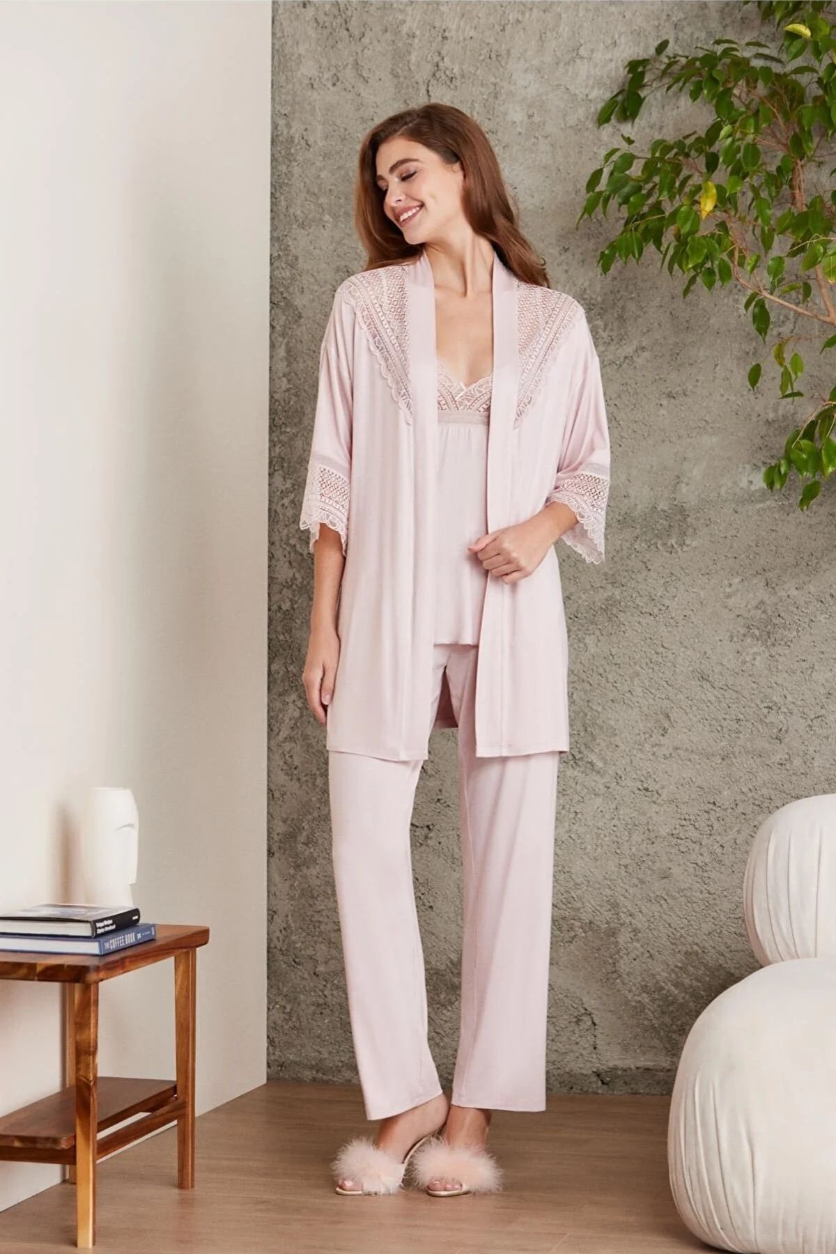 Pierre Cardin 2820 Pudra Dantelli Penye 3'lü Kadın Şortlu Pijama TakımıKadın Sabahlıklı Pijama TakımıPierre Cardin