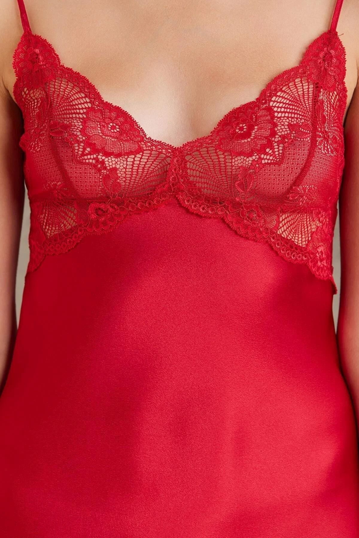 Pierre Cardin 7035 Kadın Kırmızı Gelin Çeyiz Seti 4'lü Saten Sabahlık Gecelik Şortlu TakımSetlerPierre Cardin
