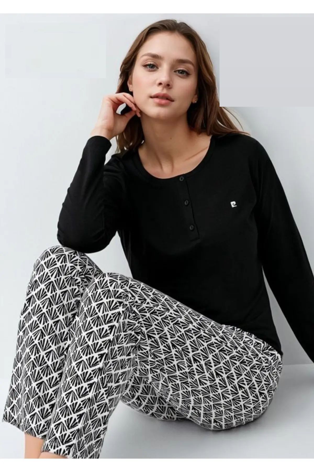 Pierre Cardin 9069 Kadın Siyah Uzun Kollu Yarım Pat Pijama TakımıKadın Pijama TakımıPierre Cardin