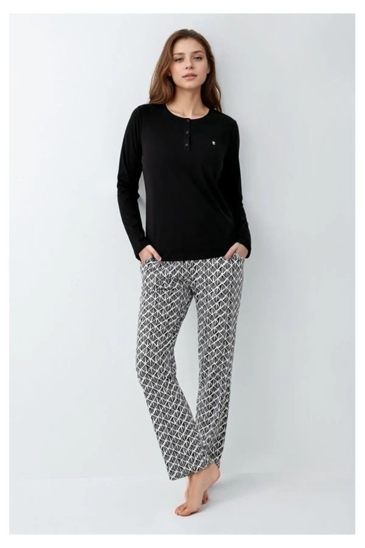 Pierre Cardin 9069B Kadın Siyah Uzun Kollu Yarım Pat Pijama TakımıKadın Pijama TakımıPierre Cardin