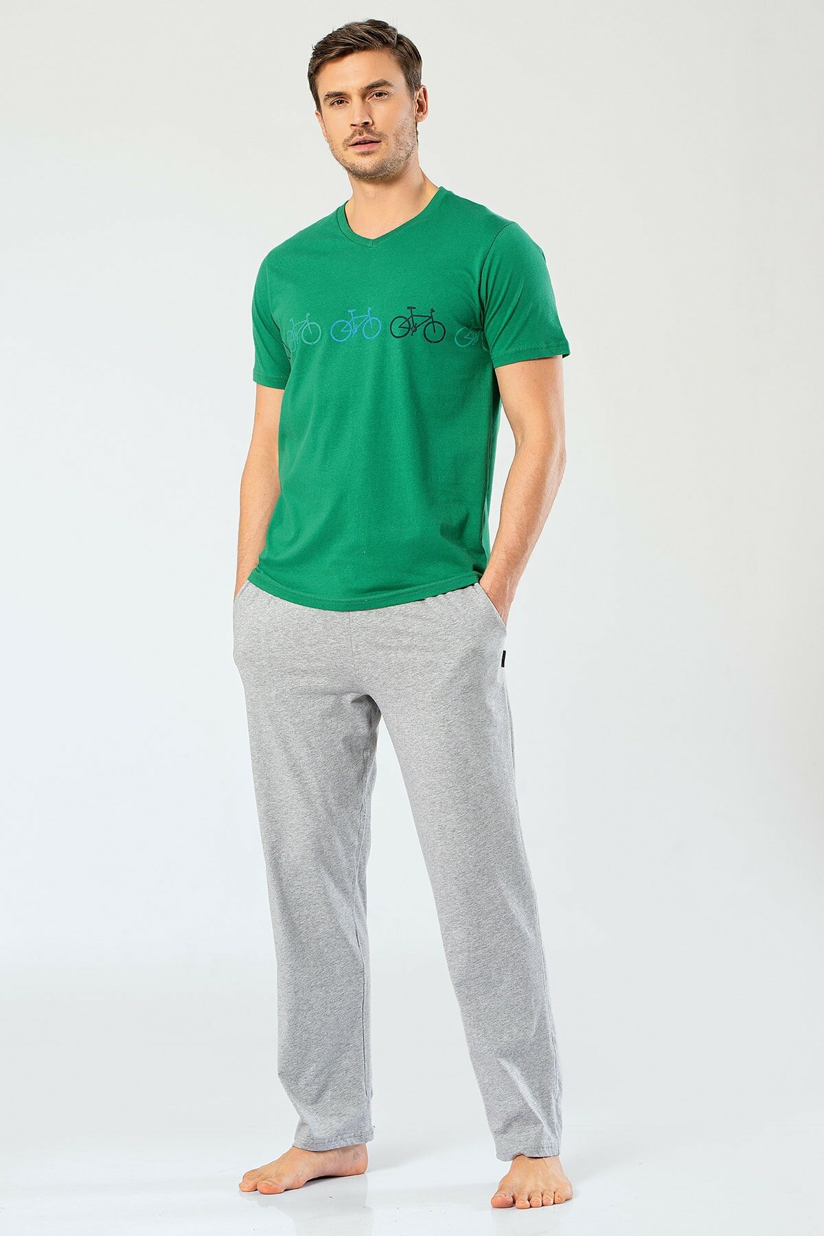 Türen 4131 Yeşil Erkek Baskılı V Yaka Pantolon Pijama TakımPijama TakımıTüren