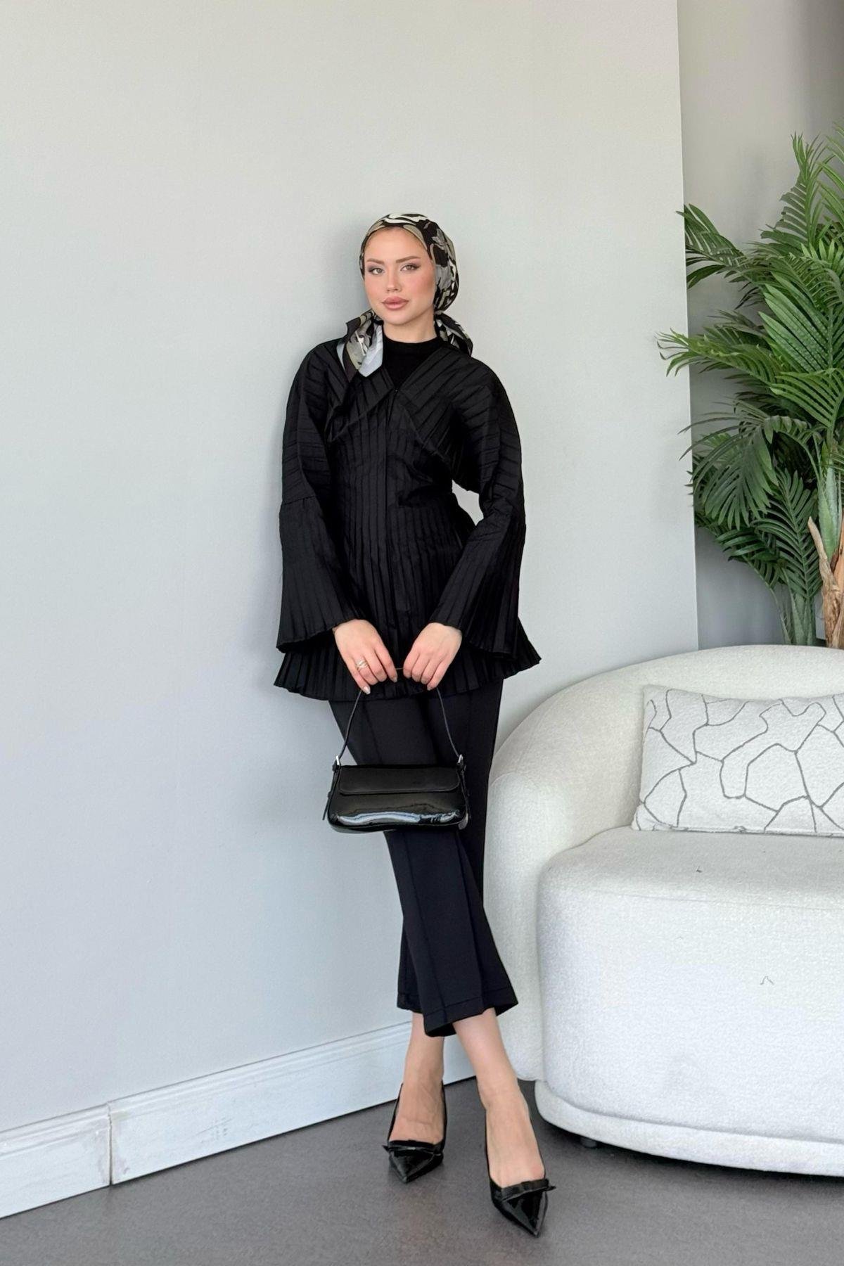 Arina Piliseli Gömlek Siyah, Fiyatları Arina Piliseli Gömlek Siyah- Haza Moda 