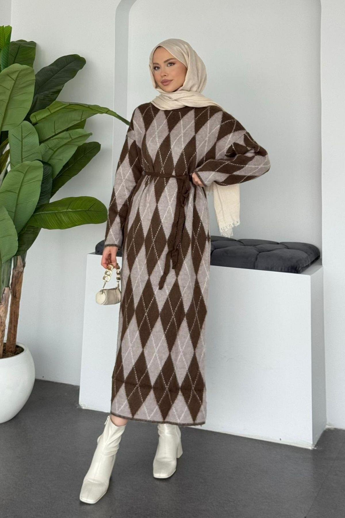 Baklava Desenli Triko Elbise Bej, Fiyatları Baklava Desenli Triko Elbise Bej - Haza Moda