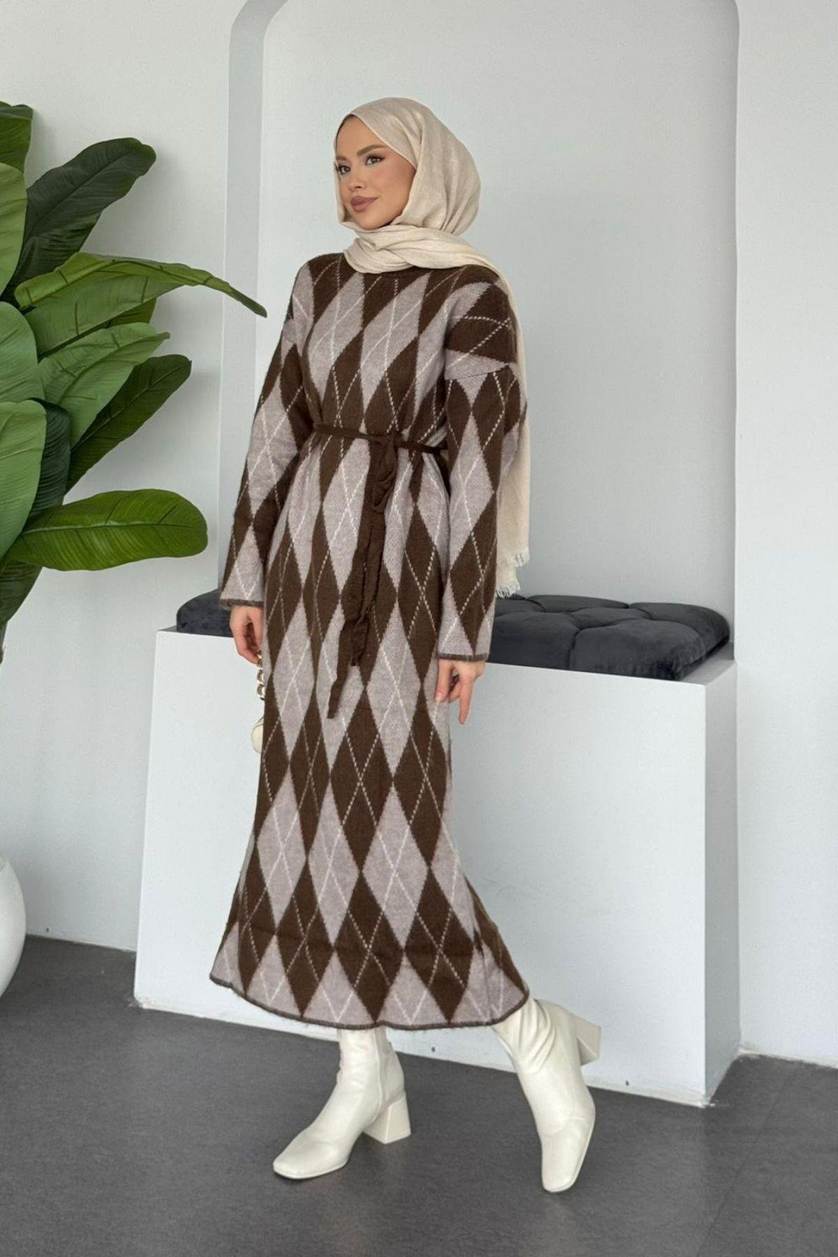 Baklava Desenli Triko Elbise Bej, Fiyatları Baklava Desenli Triko Elbise Bej - Haza Moda