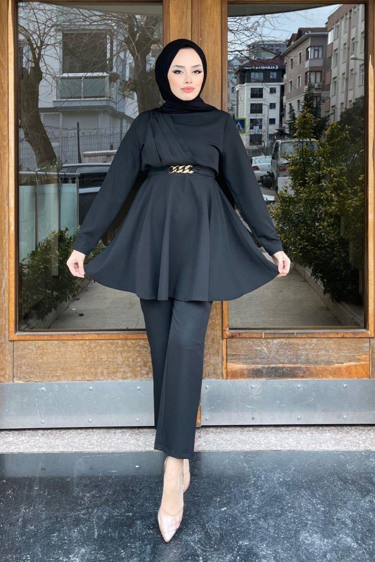 Beli Zincirli Yan Piliseli Takım Siyah, Fiyatları Beli Zincirli Yan Piliseli Takım Siyah – Haza Moda | Tesettür Giyim