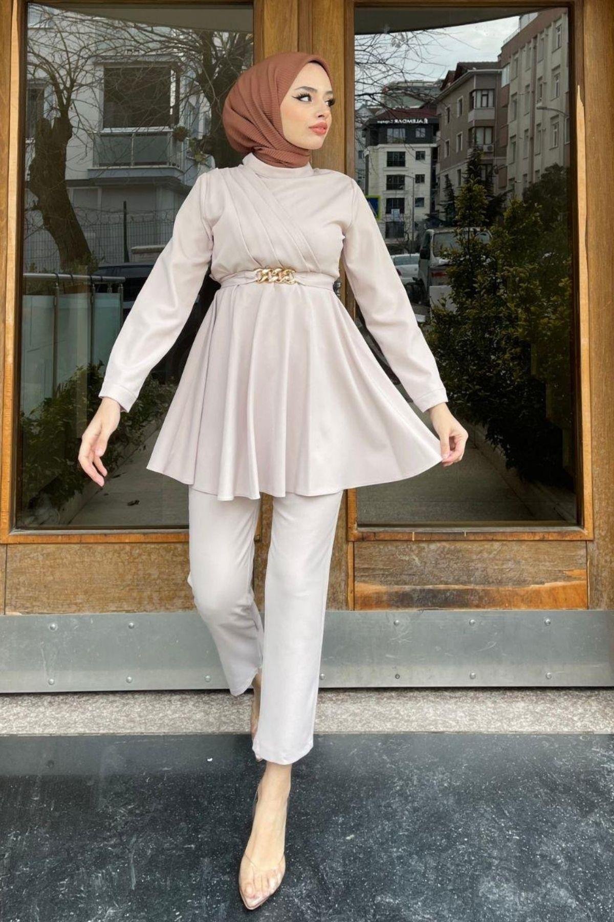 Beli Zincirli Yan Piliseli Takım Taş, Fiyatları Beli Zincirli Yan Piliseli Takım Taş – Haza Moda | Tesettür Giyim