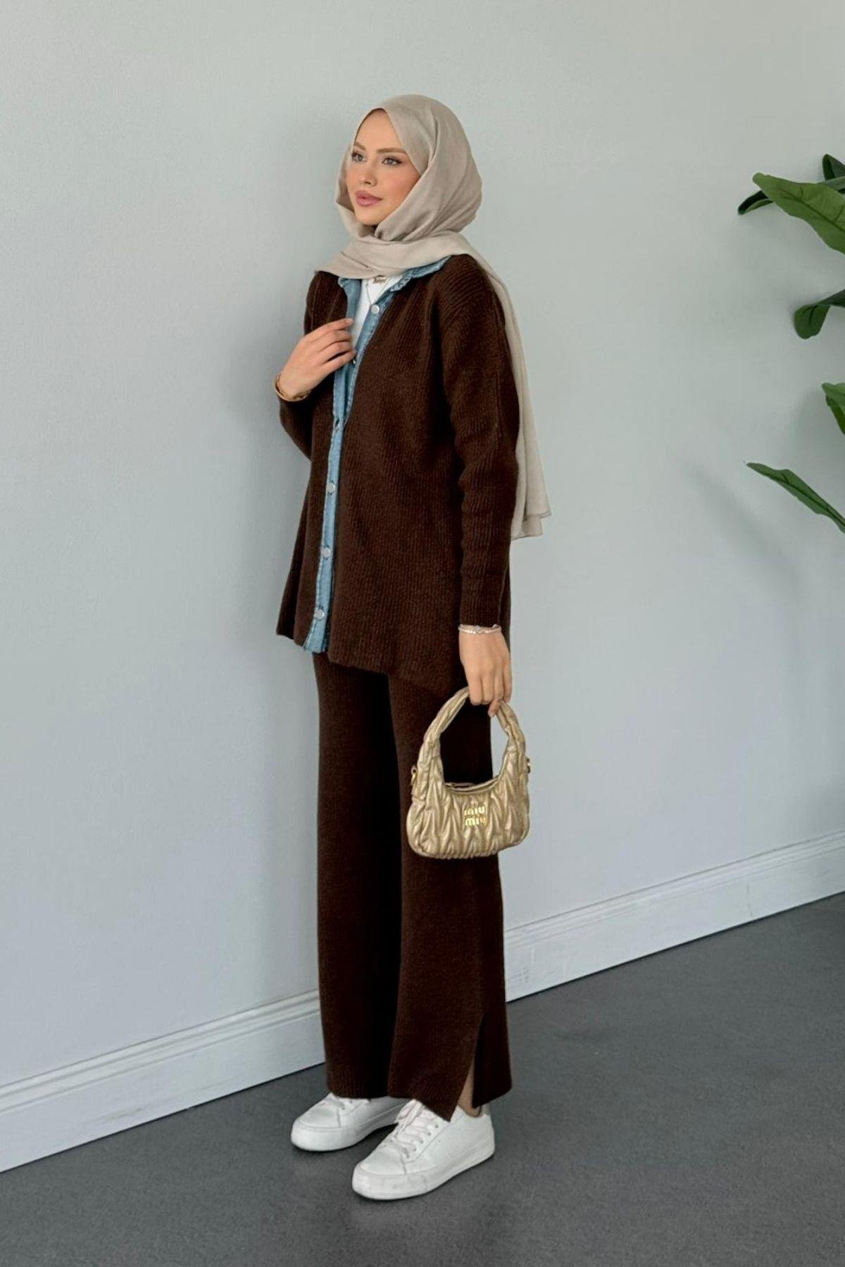 Çakım Düğmeli Triko Takım Acıkahve, Fiyatları Çakım Düğmeli Triko Takım Acıkahve- Haza Moda