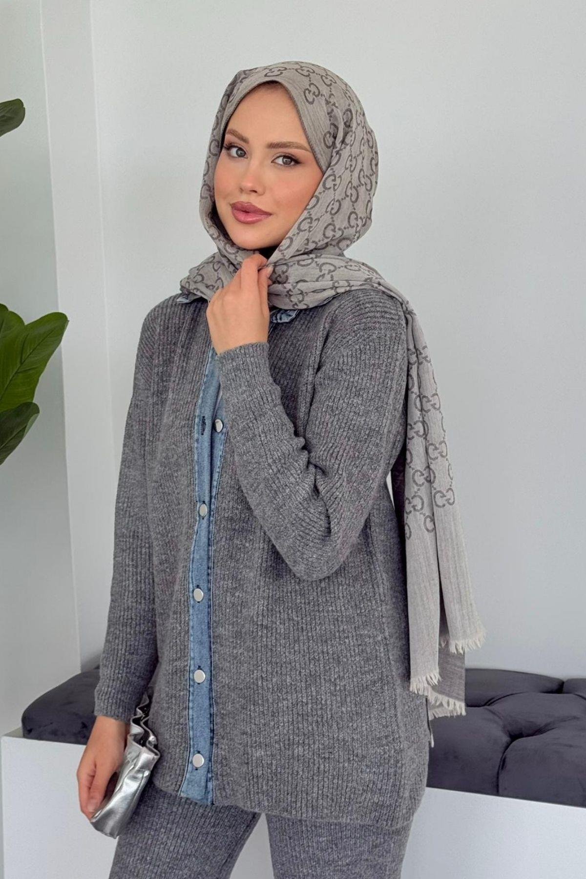 Çakım Düğmeli Triko Takım Füme, Fiyatları Çakım Düğmeli Triko Takım Füme- Haza Moda