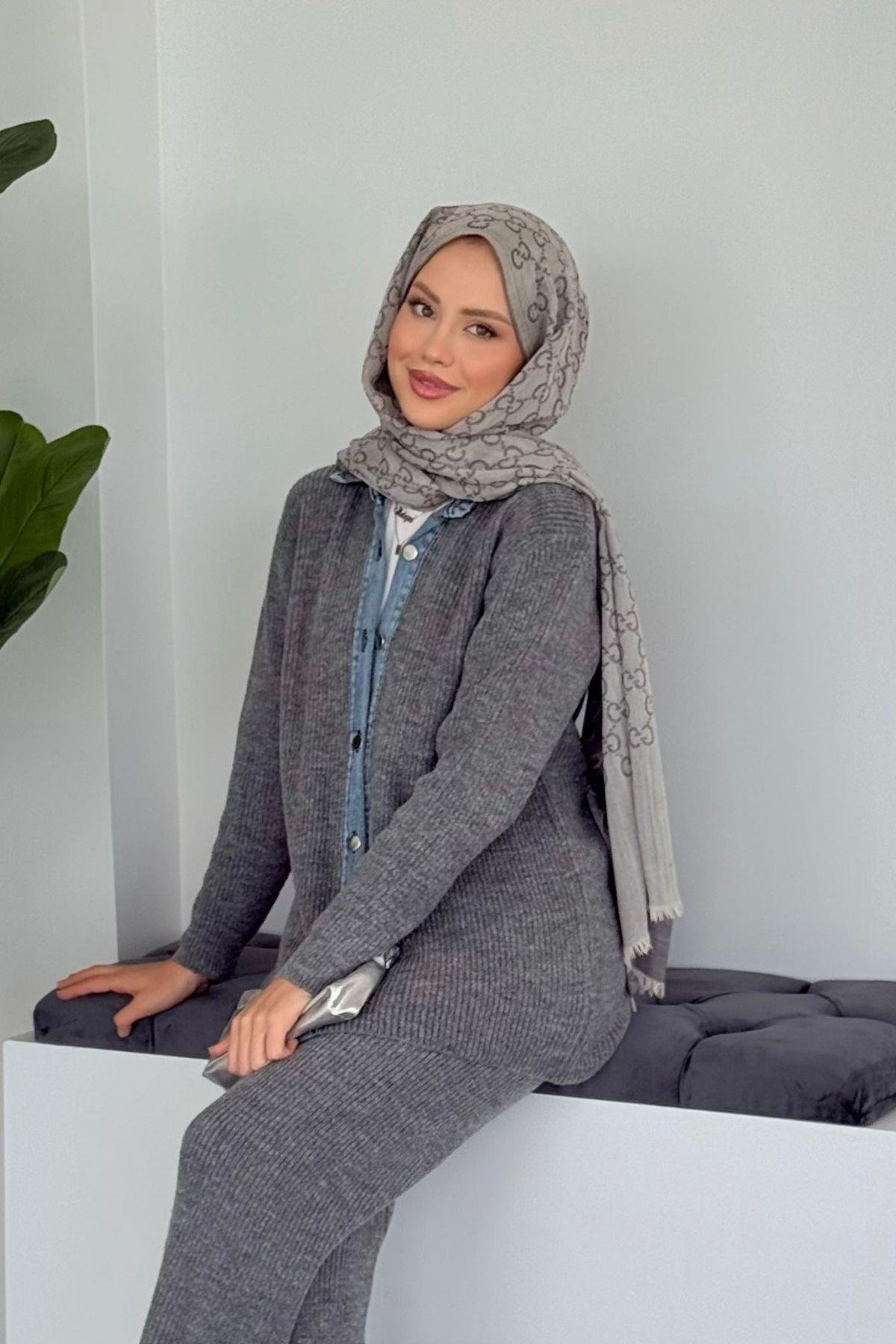 Çakım Düğmeli Triko Takım Füme, Fiyatları Çakım Düğmeli Triko Takım Füme- Haza Moda