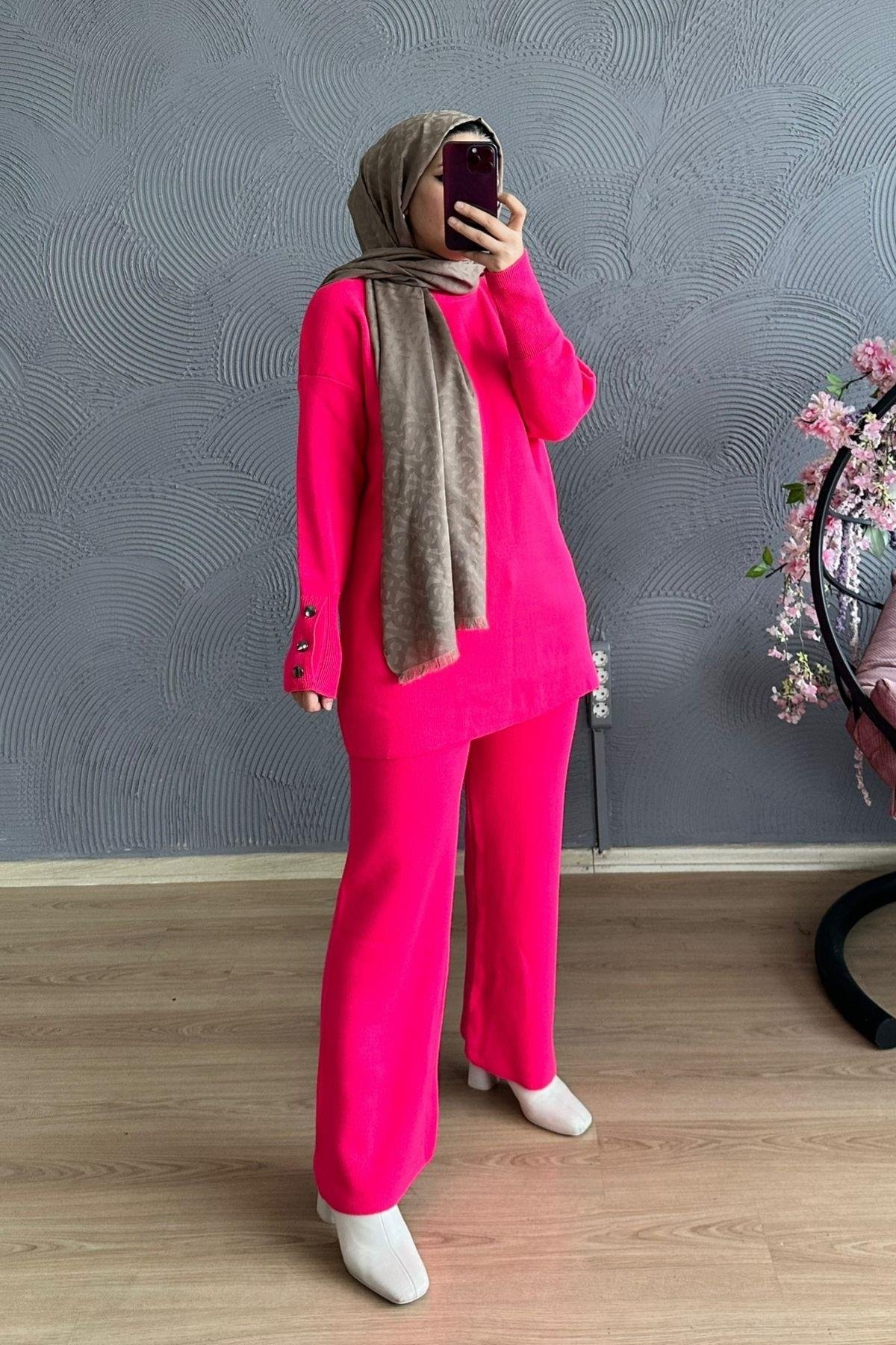 Dermiş Düğme Takım FUŞYA, Fiyatları Dermiş Düğme Takım FUŞYA – Haza Moda | Tesettür Giyim