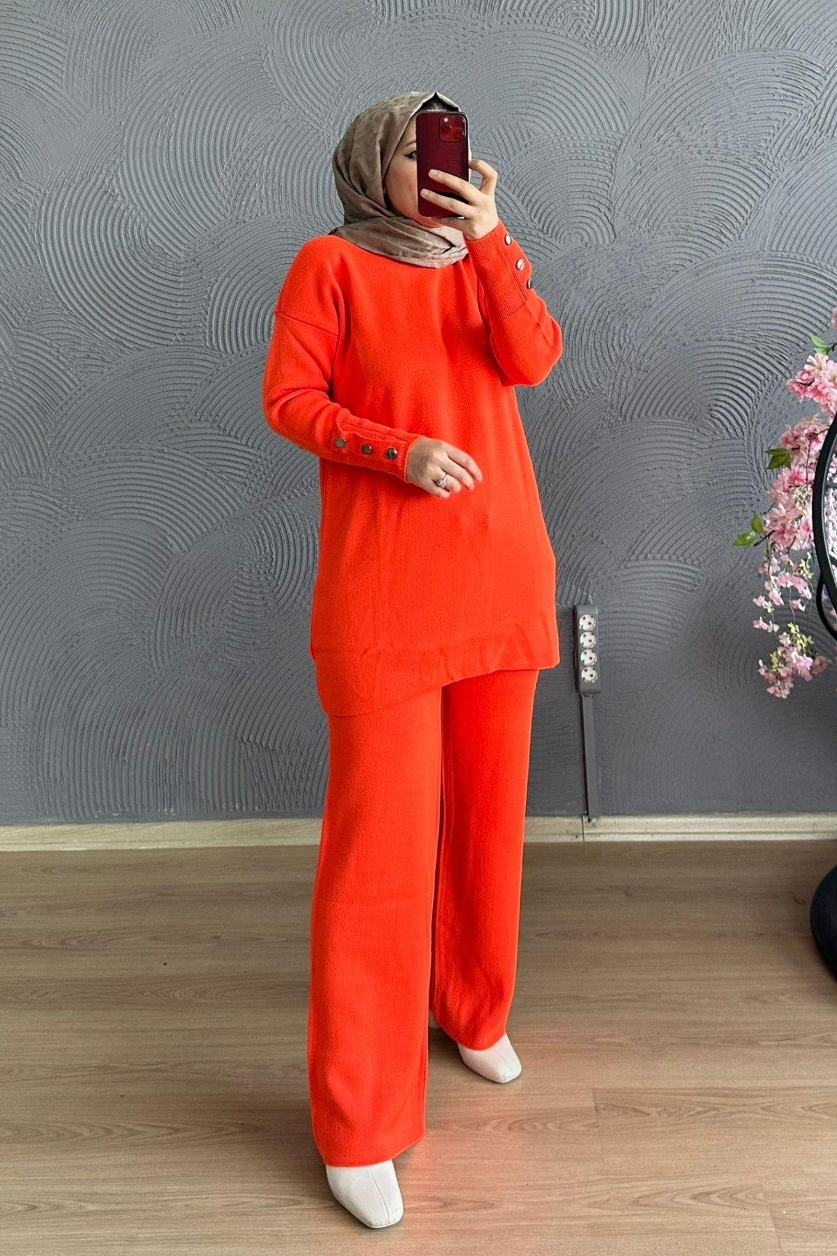 Dermiş Düğme Takım TURUNCU, Fiyatları Dermiş Düğme Takım TURUNCU – Haza Moda | Tesettür Giyim