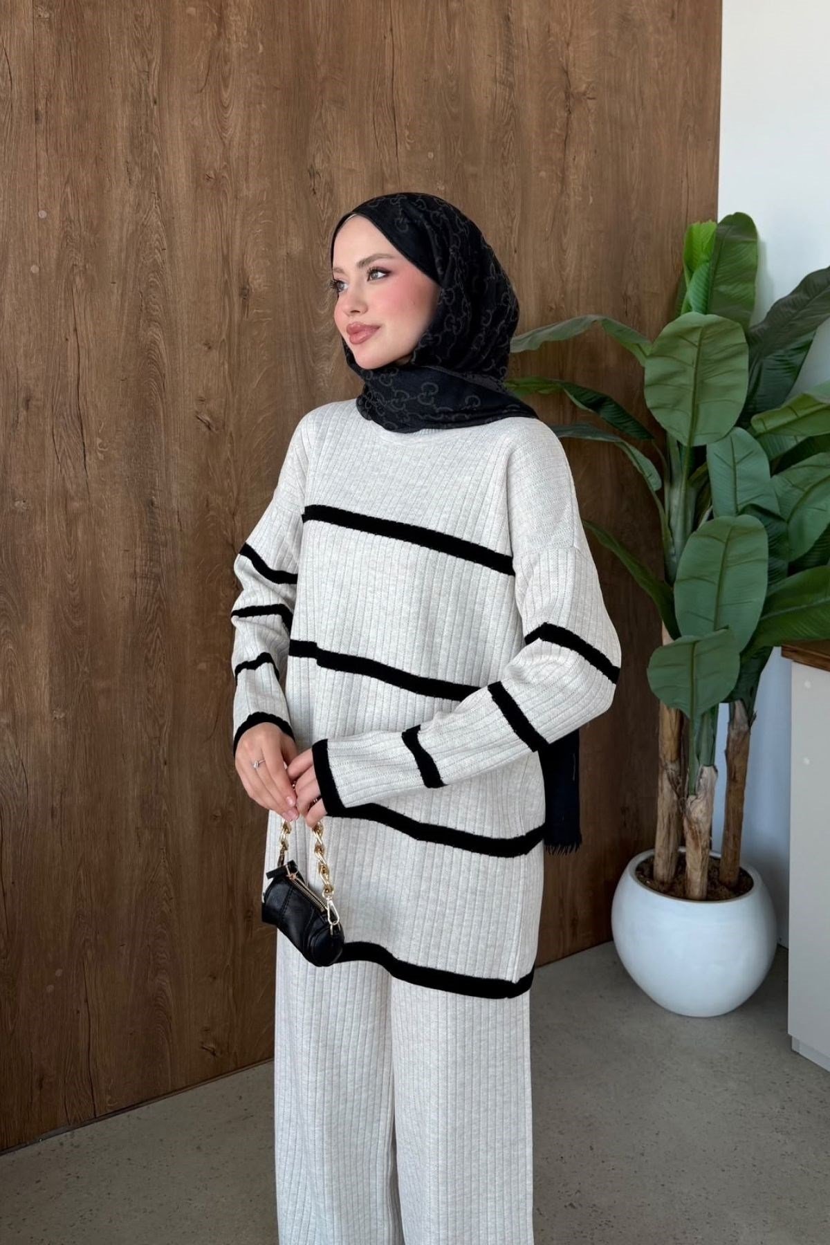 Deyzi Triko Takım Bej, Fiyatları Deyzi Triko Takım Bej– Haza Moda | Tesettür Giyim