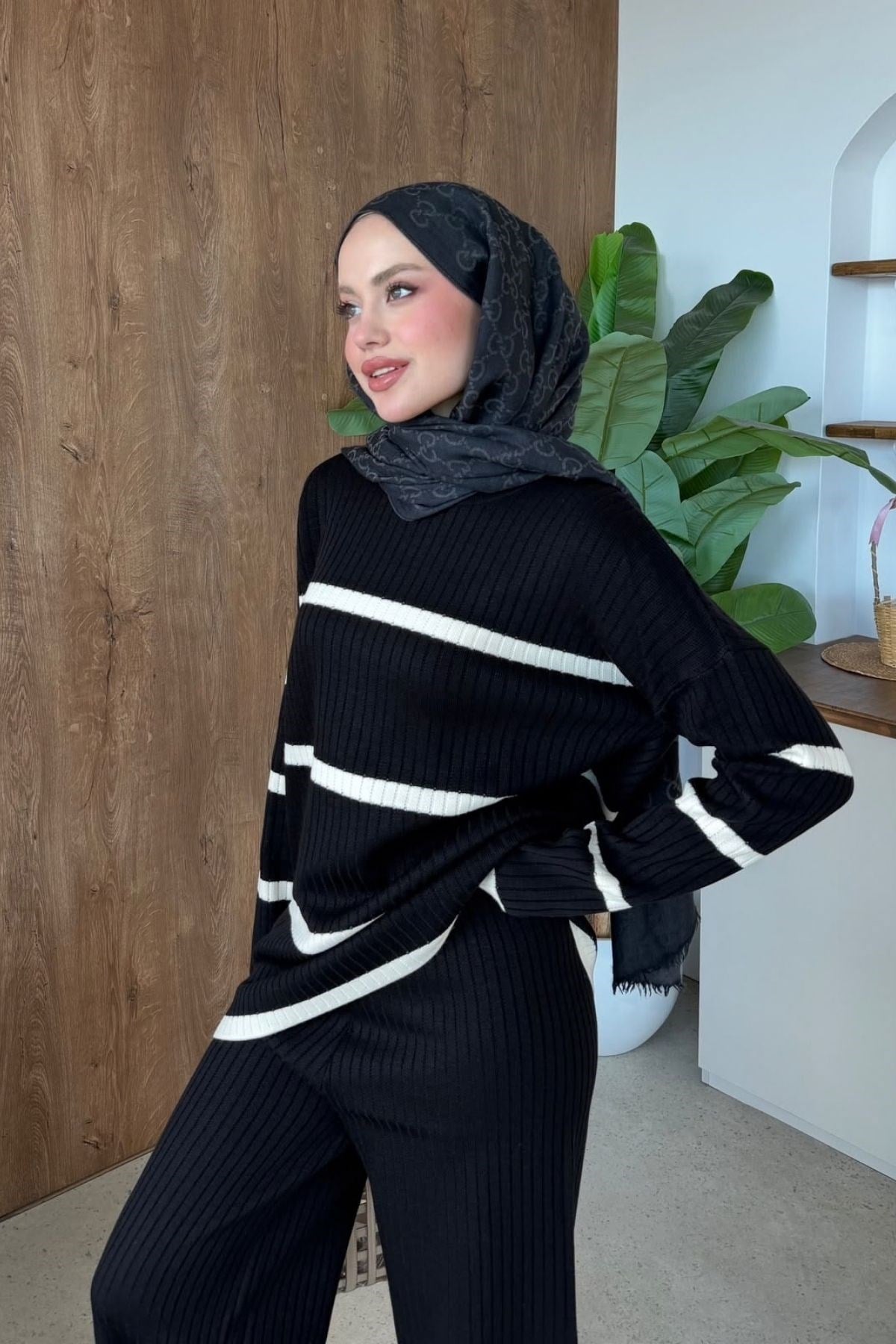 Deyzi Triko Takım Siyah, Fiyatları Deyzi Triko Takım Siyah– Haza Moda | Tesettür Giyim
