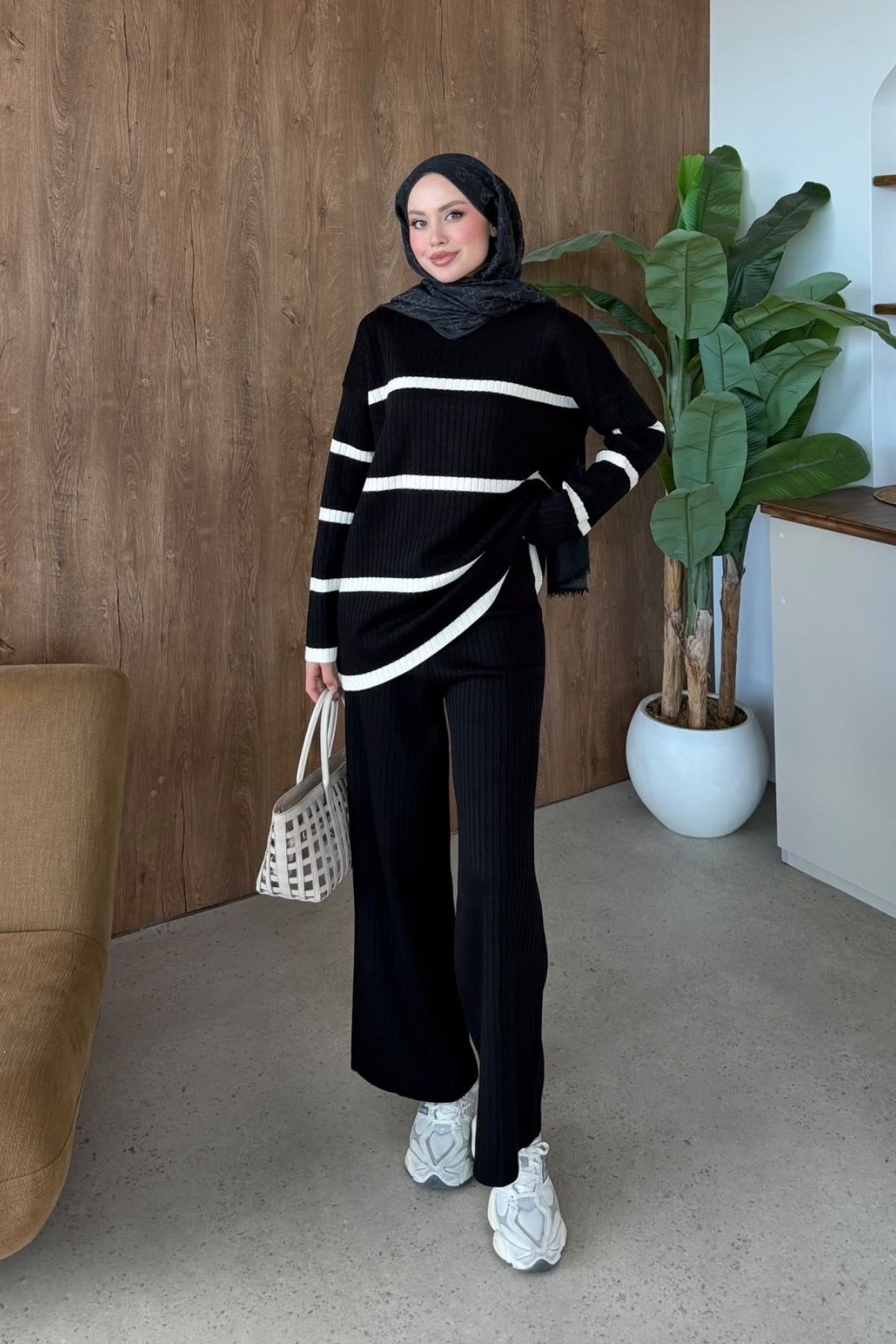 Deyzi Triko Takım Siyah, Fiyatları Deyzi Triko Takım Siyah– Haza Moda | Tesettür Giyim