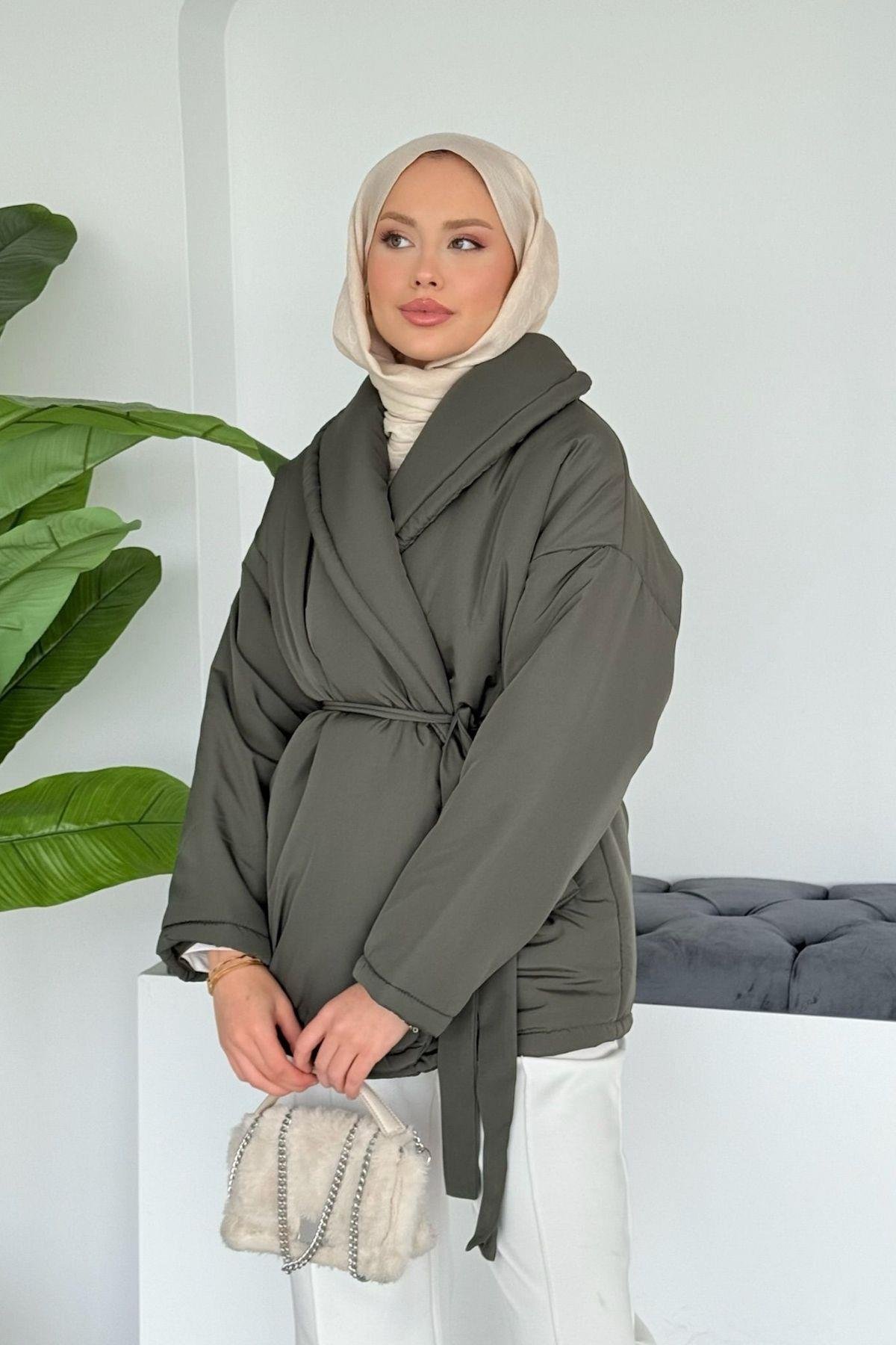 Düz Kuşaklı Şişme Mont Haki, Fiyatları Düz Kuşaklı Şişme Mont Haki- Haza Moda 