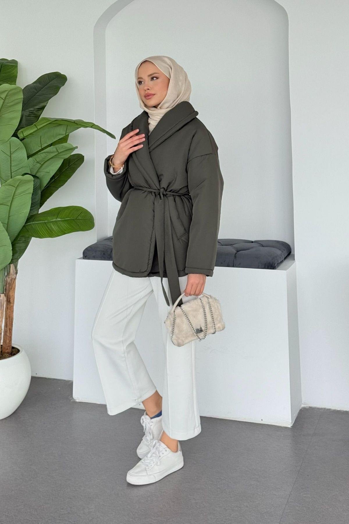 Düz Kuşaklı Şişme Mont Haki, Fiyatları Düz Kuşaklı Şişme Mont Haki- Haza Moda 