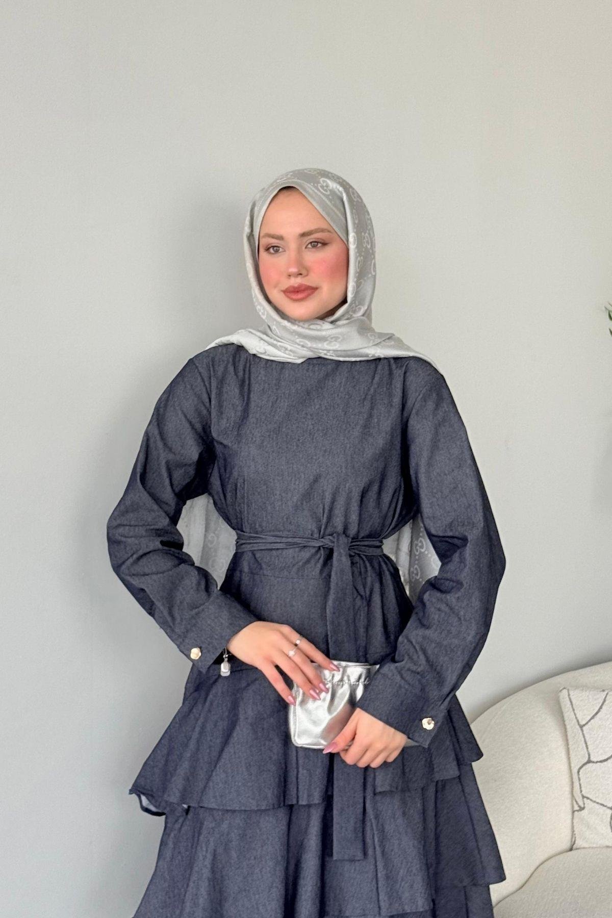 Fırfır Detaylı Tensel Kot Elbise Açık Mavi, Fiyatları Haza Moda | Tesettür Giyim | Fırfır Detaylı Tensel Kot Elbise Açık Mavi