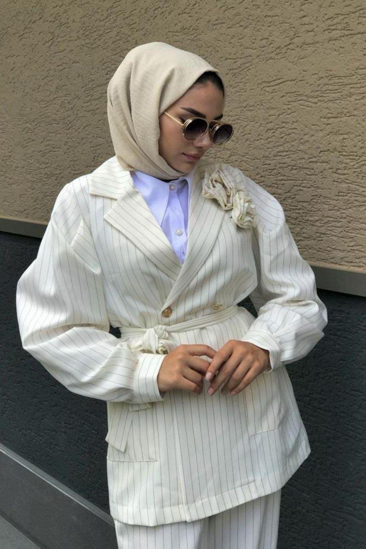 Güllü Çizgili Takım Beyaz, Fiyatları 