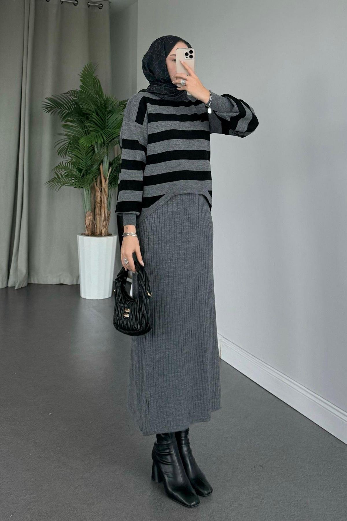 Jileli Triko Takım Füme, Fiyatları Haza Moda | Tesettür Giyim | Jileli Triko Takım Füme