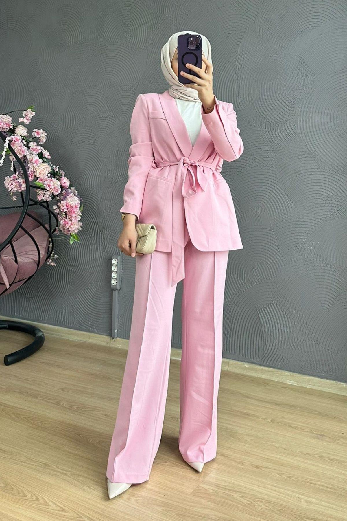 Kemerli Palazzo Takım Pudra, Fiyatları Kemerli Palazzo Takım Pudra – Haza Moda | Tesettür Giyim