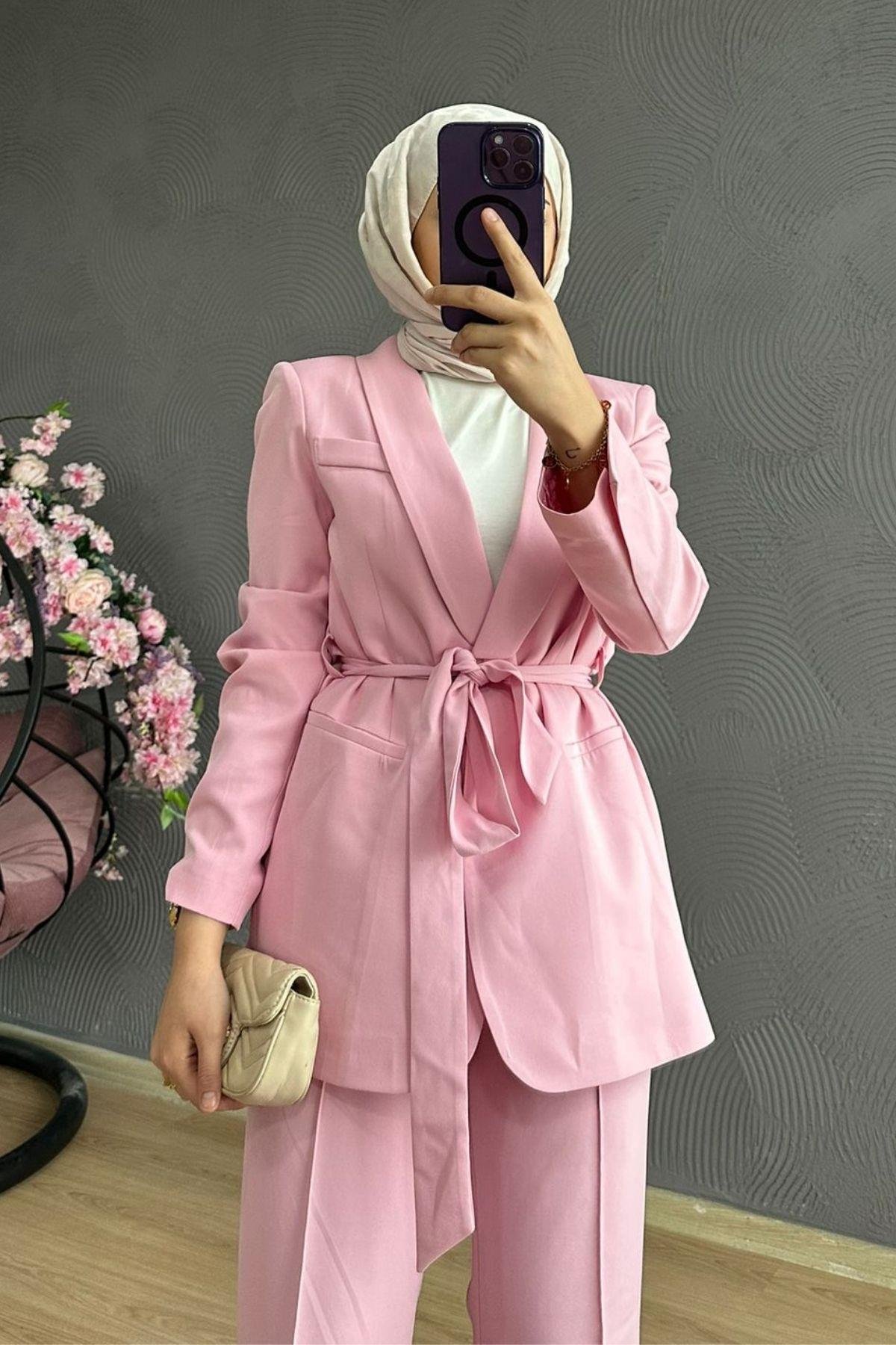 Kemerli Palazzo Takım Pudra, Fiyatları Kemerli Palazzo Takım Pudra – Haza Moda | Tesettür Giyim