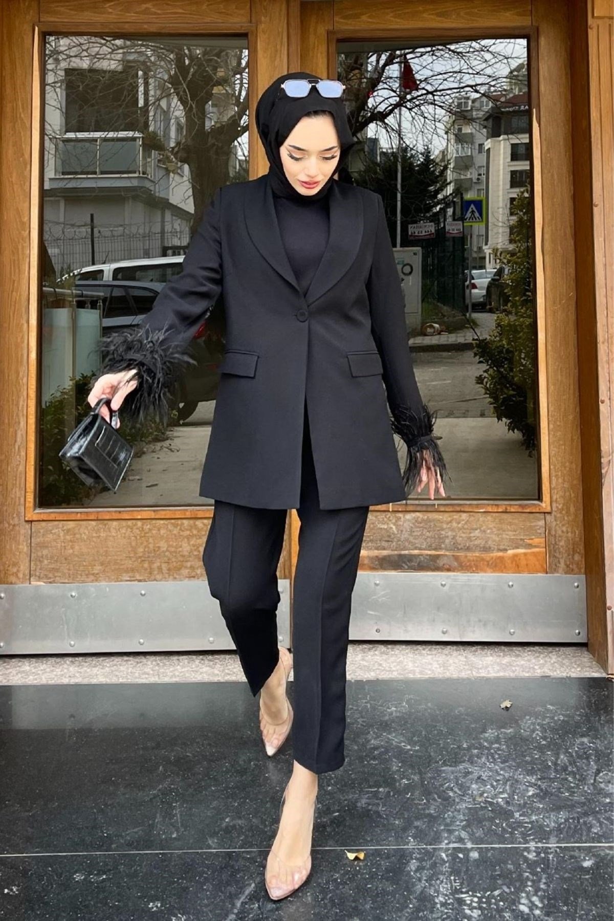 Kolları Tüylü Ceketli Pantolonlu Takım SİYAH, Fiyatları Kolları Tüylü Ceketli Pantolonlu Takım SİYAH – Haza Moda | Tesettür Giyim