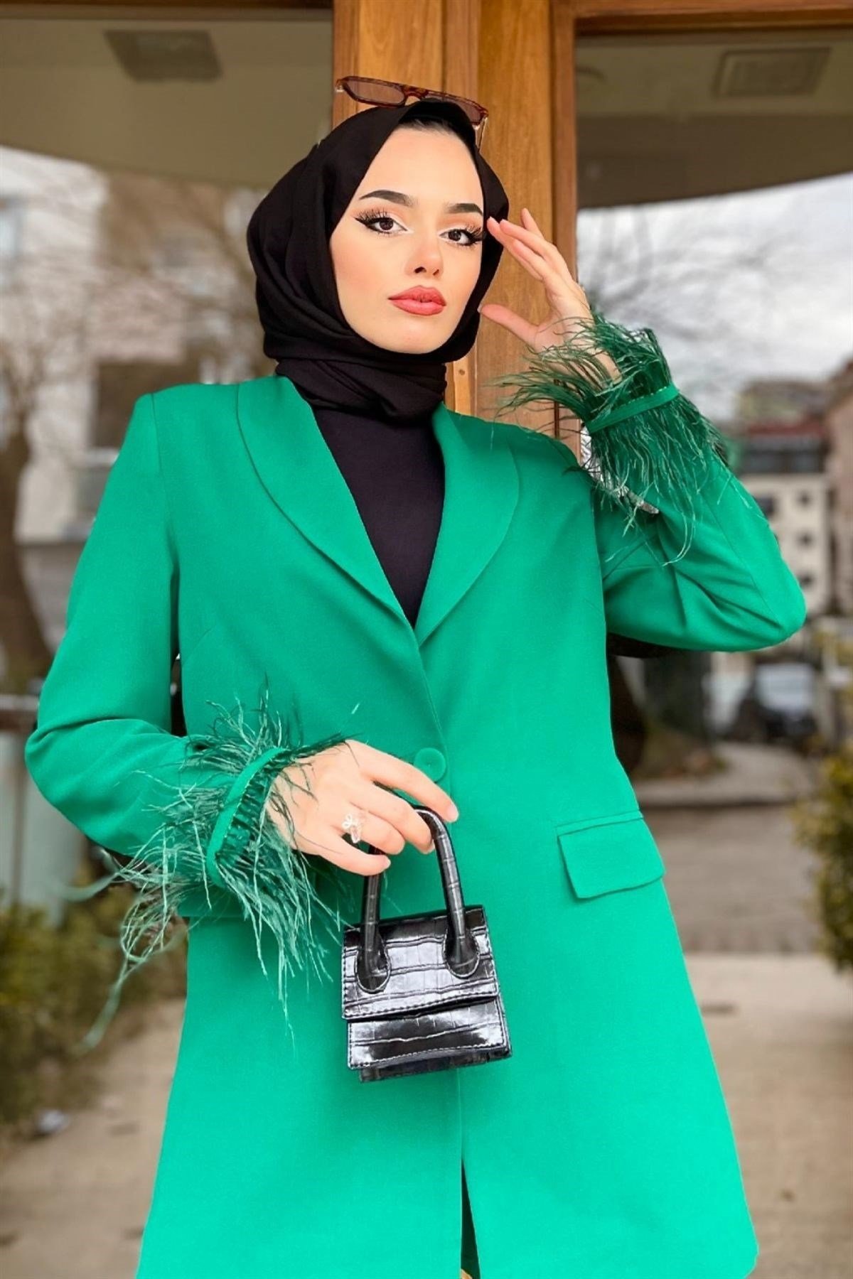 Kolları Tüylü Ceketli Pantolonlu Takım BENETTON, Fiyatları Kolları Tüylü Ceketli Pantolonlu Takım BENETTON – Haza Moda | Tesettür Giyim