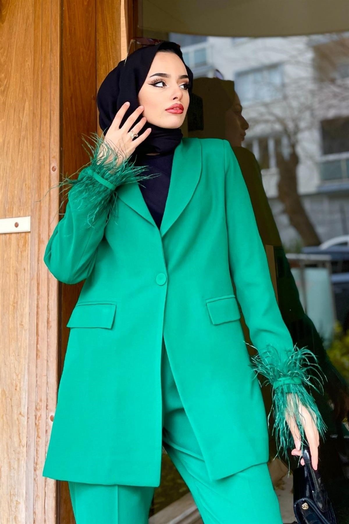 Kolları Tüylü Ceketli Pantolonlu Takım BENETTON, Fiyatları Kolları Tüylü Ceketli Pantolonlu Takım BENETTON – Haza Moda | Tesettür Giyim