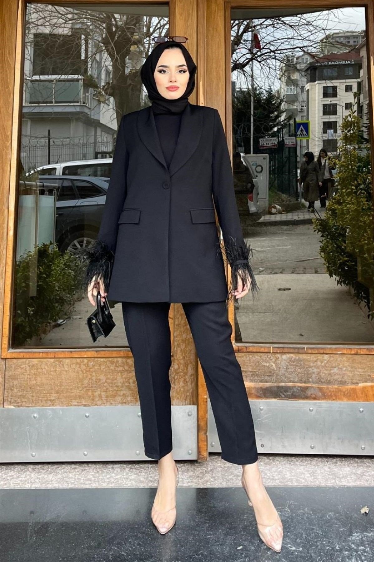 Kolları Tüylü Ceketli Pantolonlu Takım SİYAH, Fiyatları Kolları Tüylü Ceketli Pantolonlu Takım SİYAH – Haza Moda | Tesettür Giyim
