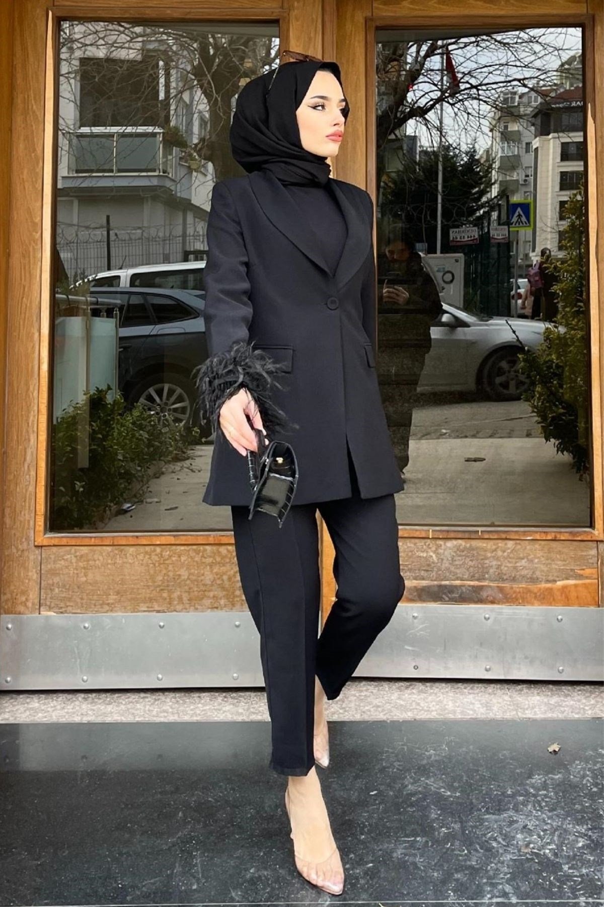 Kolları Tüylü Ceketli Pantolonlu Takım SİYAH, Fiyatları Kolları Tüylü Ceketli Pantolonlu Takım SİYAH – Haza Moda | Tesettür Giyim
