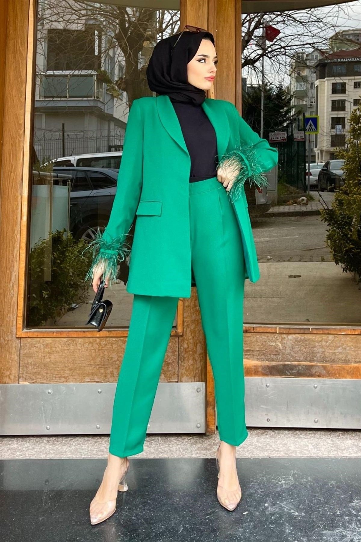 Kolları Tüylü Ceketli Pantolonlu Takım BENETTON, Fiyatları Kolları Tüylü Ceketli Pantolonlu Takım BENETTON – Haza Moda | Tesettür Giyim