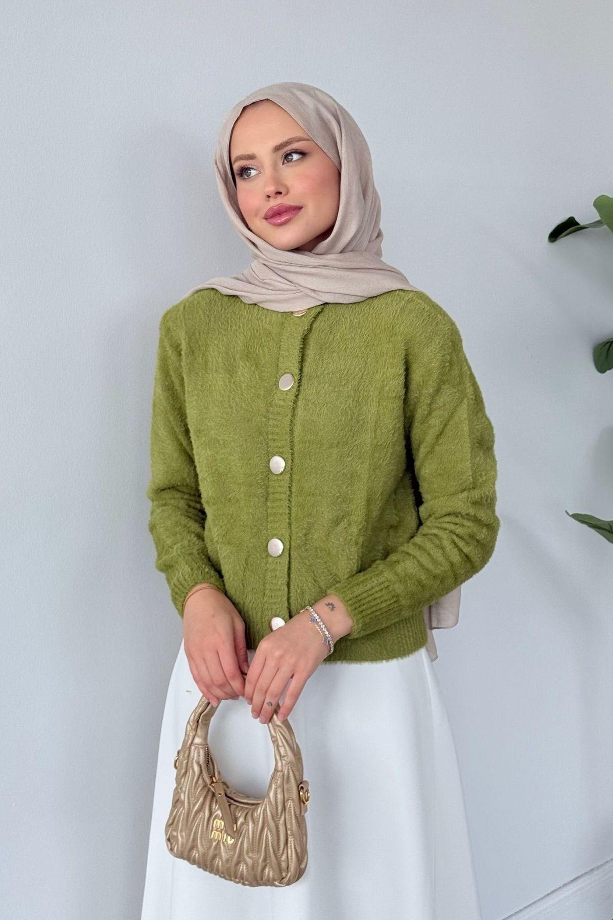 Lavinya Düğmeli Hırka Yağ Yeşili, Fiyatları Lavinya Düğmeli Hırka Yağ YeşiliHaza Moda 