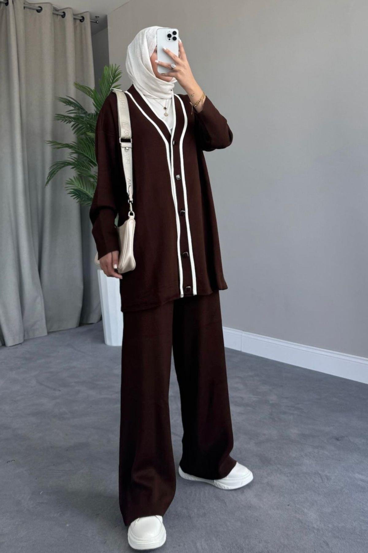 Lizza Triko Takım Acıkahve, Fiyatları Lizza Triko Takım Acıkahve – Haza Moda | Tesettür Giyim