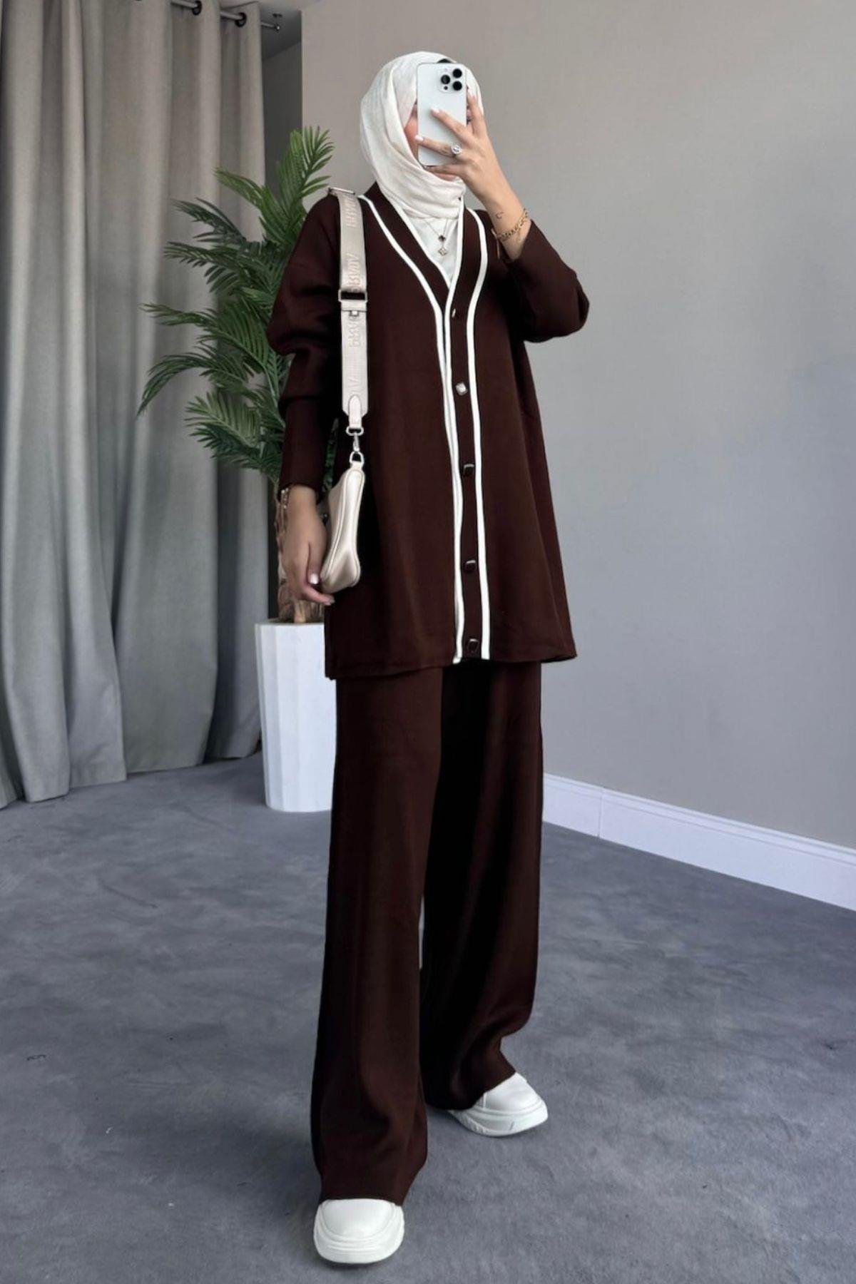 Lizza Triko Takım Acıkahve, Fiyatları Lizza Triko Takım Acıkahve – Haza Moda | Tesettür Giyim