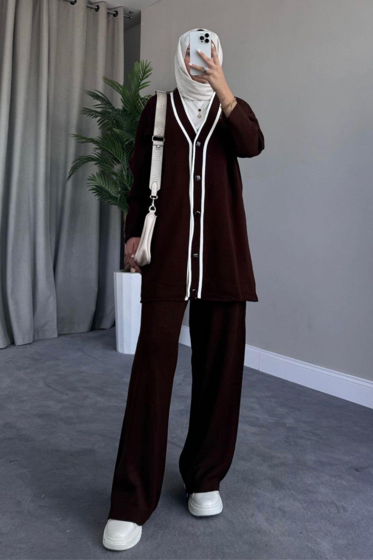 Lizza Triko Takım Acıkahve, Fiyatları Lizza Triko Takım Acıkahve – Haza Moda | Tesettür Giyim