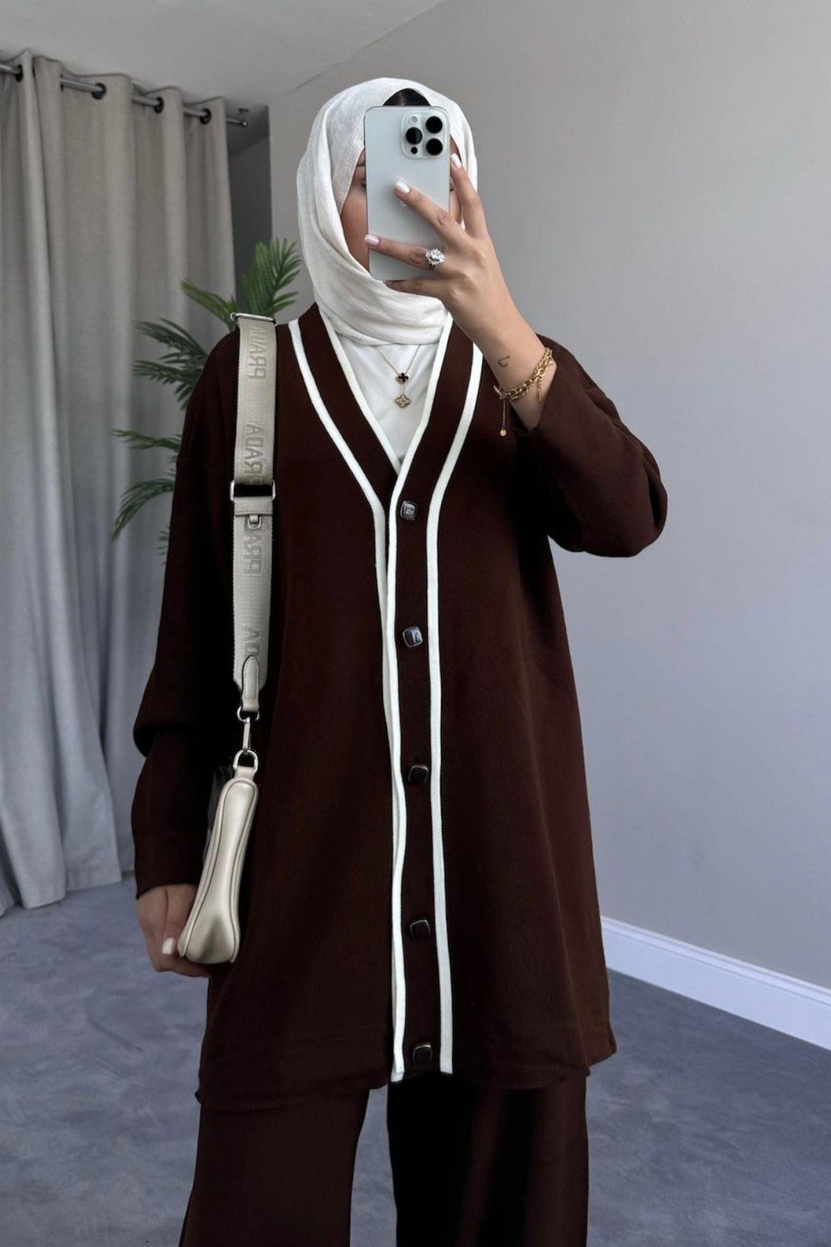 Lizza Triko Takım Acıkahve, Fiyatları Lizza Triko Takım Acıkahve – Haza Moda | Tesettür Giyim