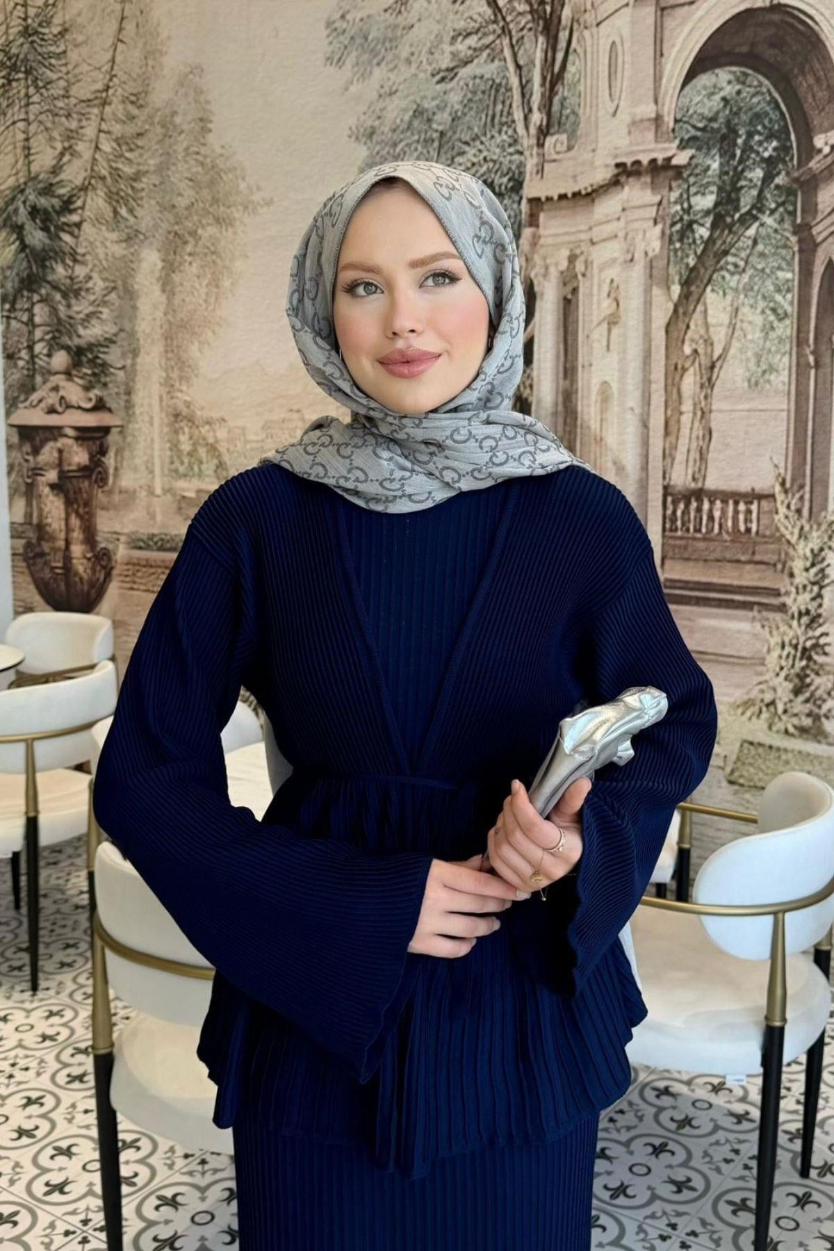 Medusa Jileli Elbise Lacivert, Fiyatları Medusa Jileli Elbise Lacivert- Haza Moda