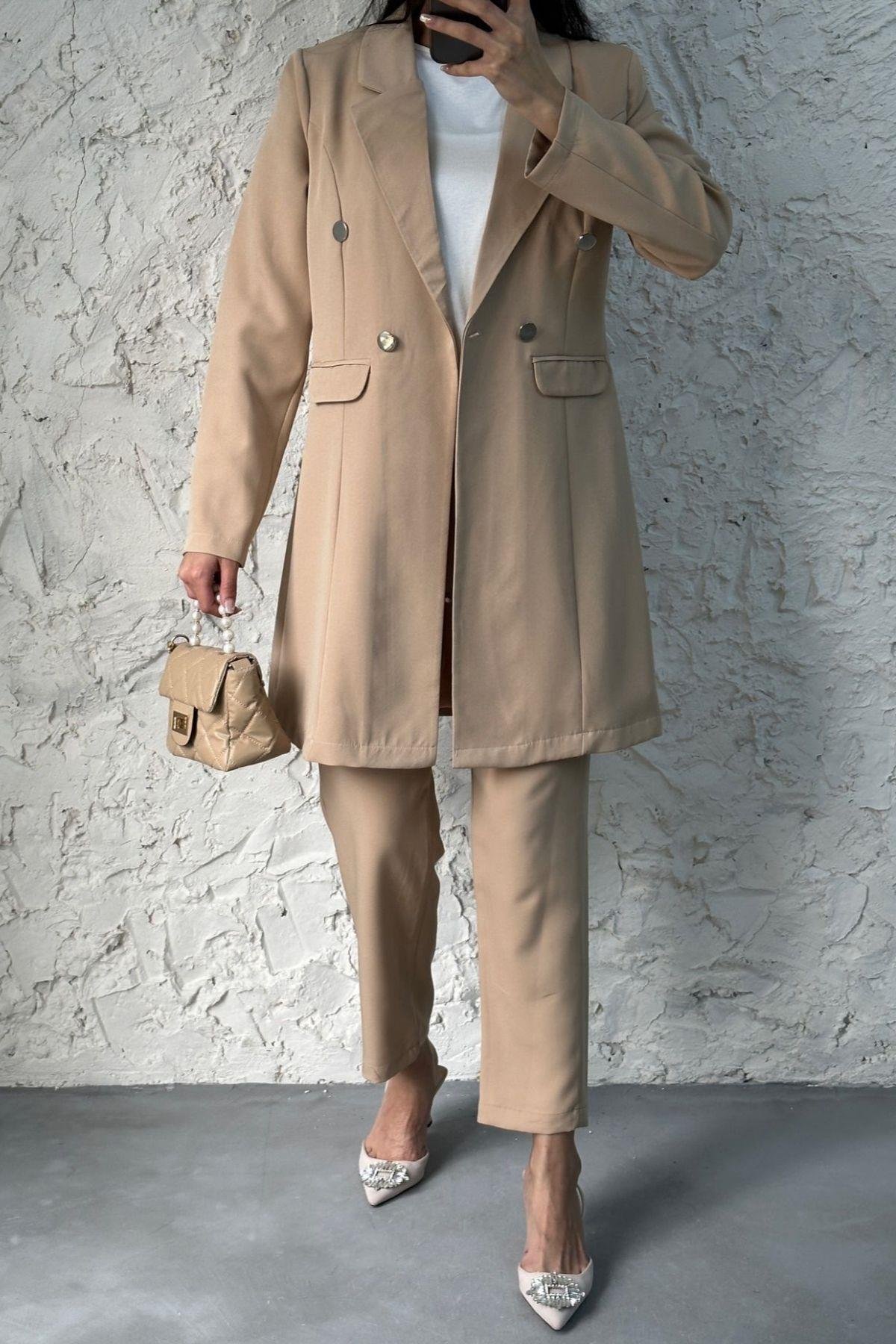 Metal Düğmeli Ceketli Takım Bej, Fiyatları 