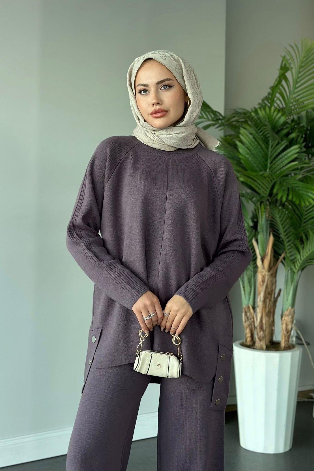 Metal Düğmeli Triko Takım Fuşya, Fiyatları Haza Moda | Tesettür Giyim | Metal Düğmeli Triko Takım Fuşya