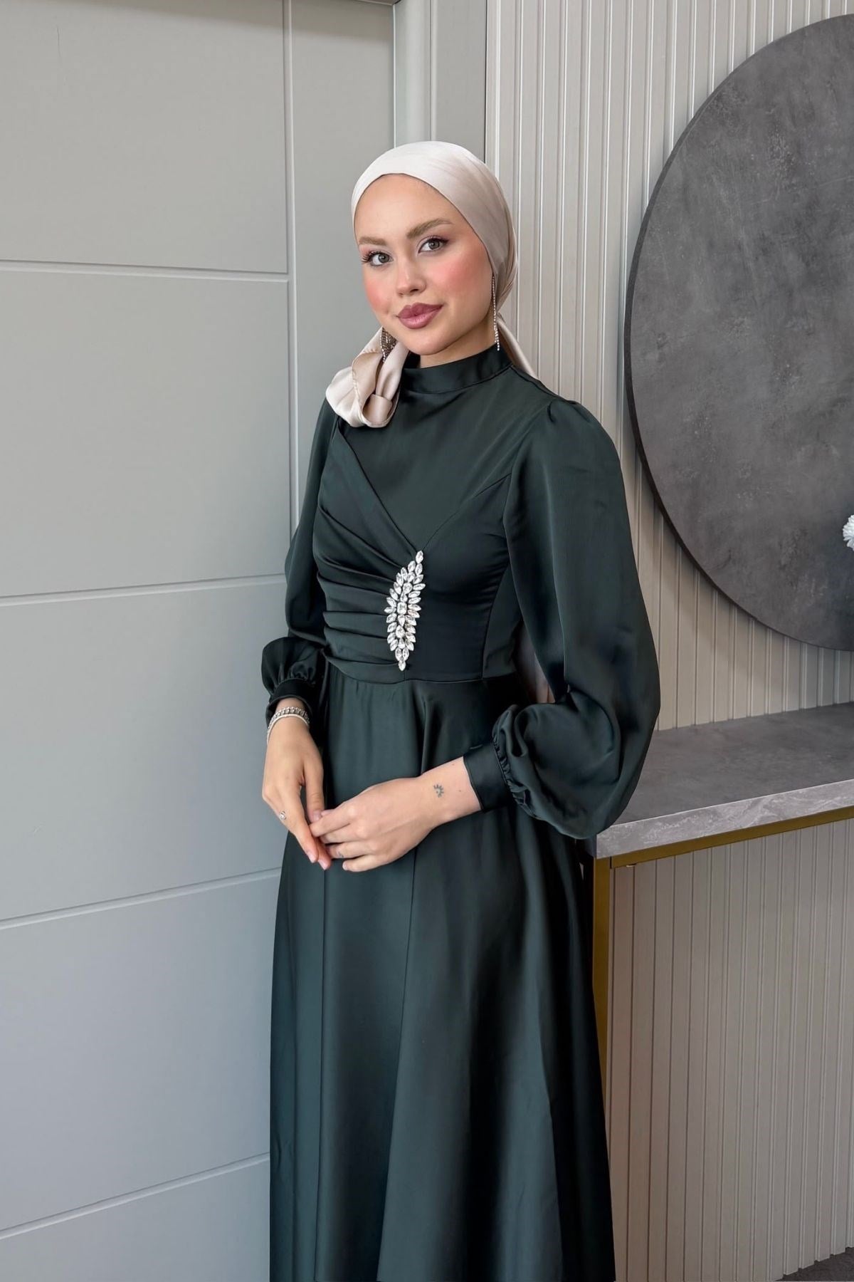 Mihrimah Saten Abiye Zümrüt, Fiyatları Mihrimah Saten Abiye Zümrüt| Haza Moda