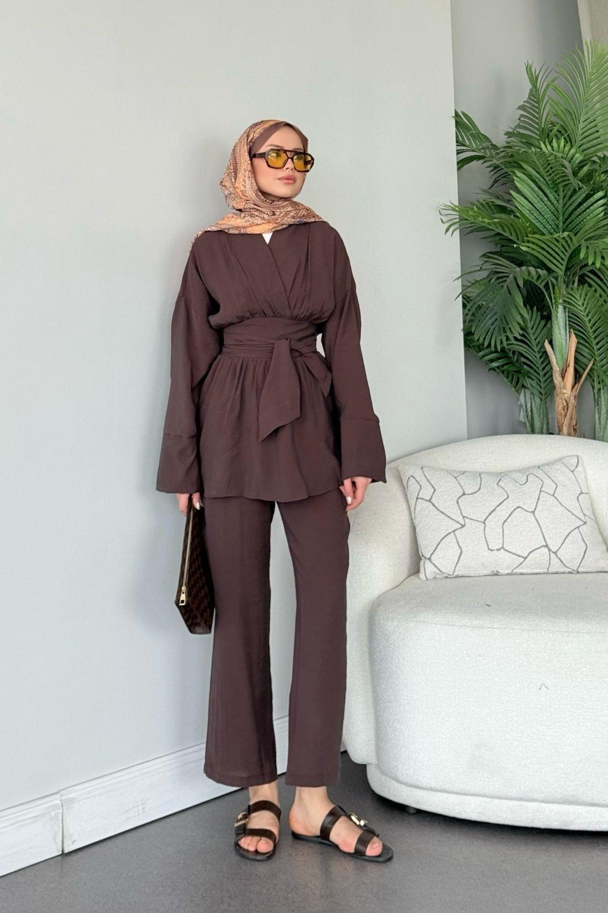 Model Kuşaklı Takım  Kahverengi, Fiyatları Model Kuşaklı Takım  Kahverengi- Haza Moda 