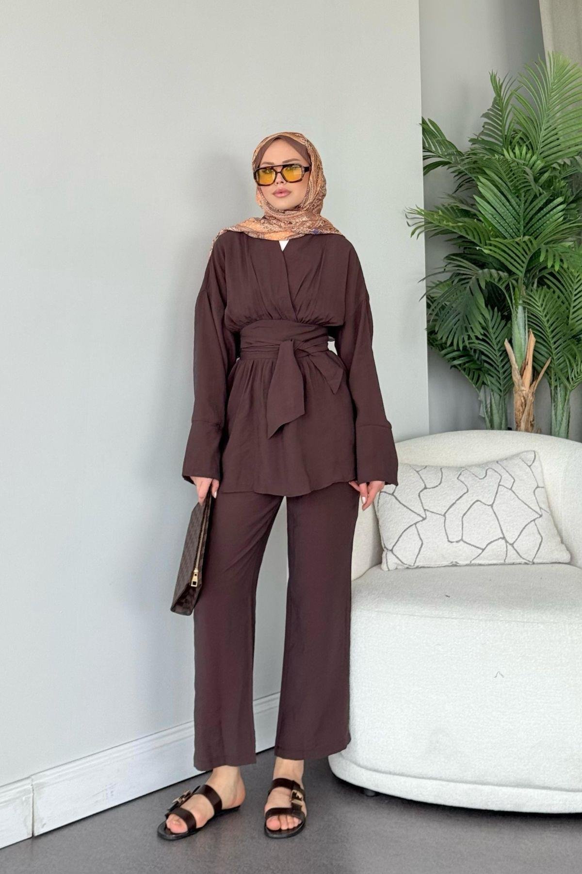 Model Kuşaklı Takım  Kahverengi, Fiyatları Model Kuşaklı Takım  Kahverengi- Haza Moda 