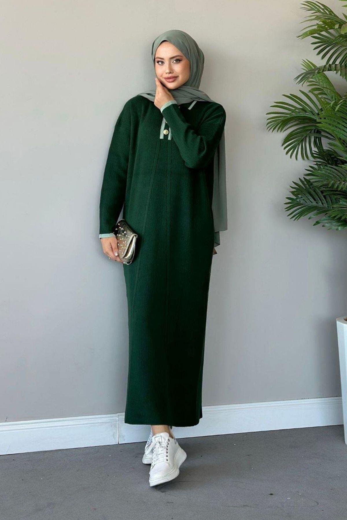 Önü Düğmeli Triko Elbise Zümrüt, Fiyatları Haza Moda | Tesettür Giyim | Önü Düğmeli Triko Elbise Zümrüt