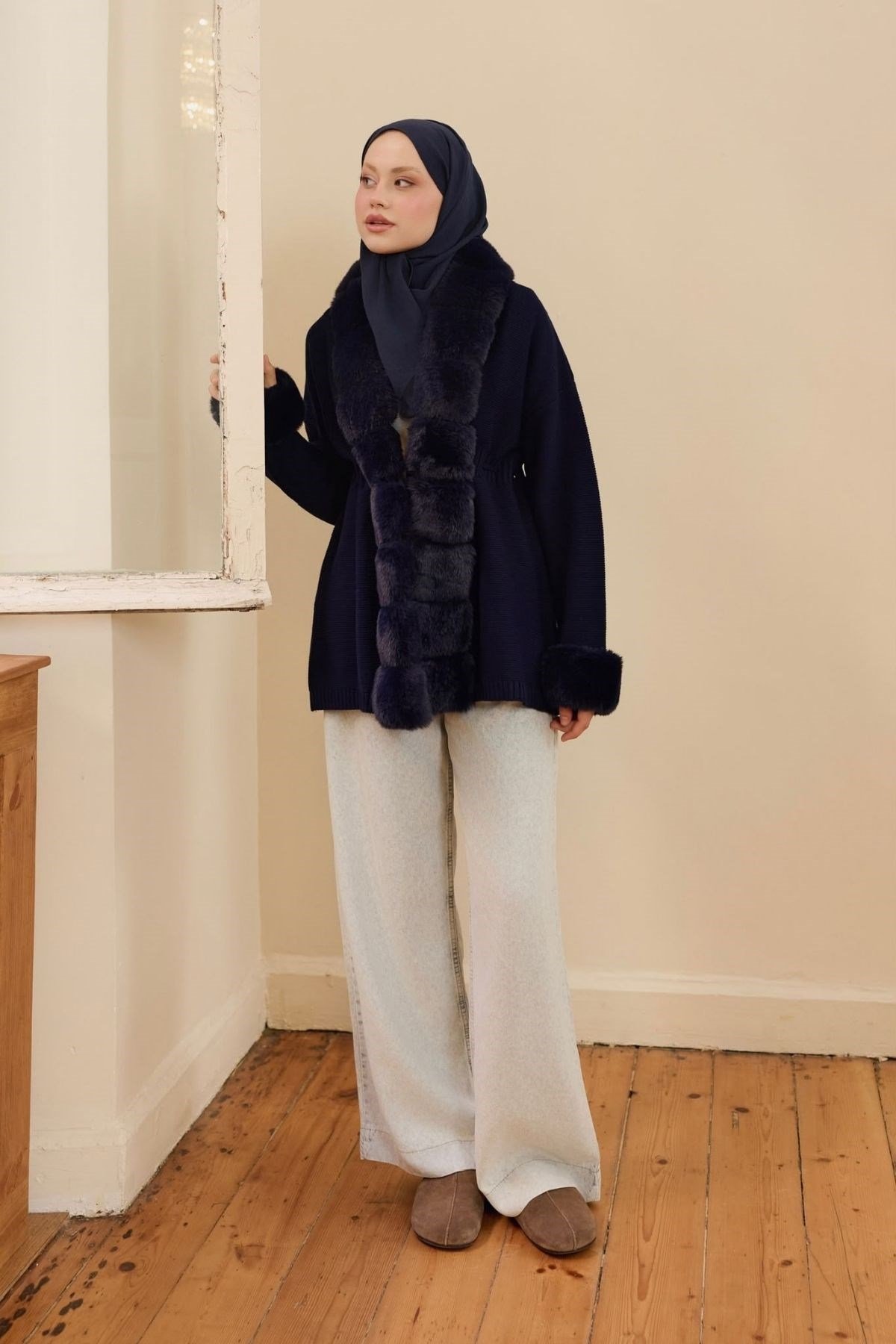 Peluş Detay Lüx Hırka Lacivert, Fiyatları Peluş Detay Lüx Hırka Lacivert | Haza Moda