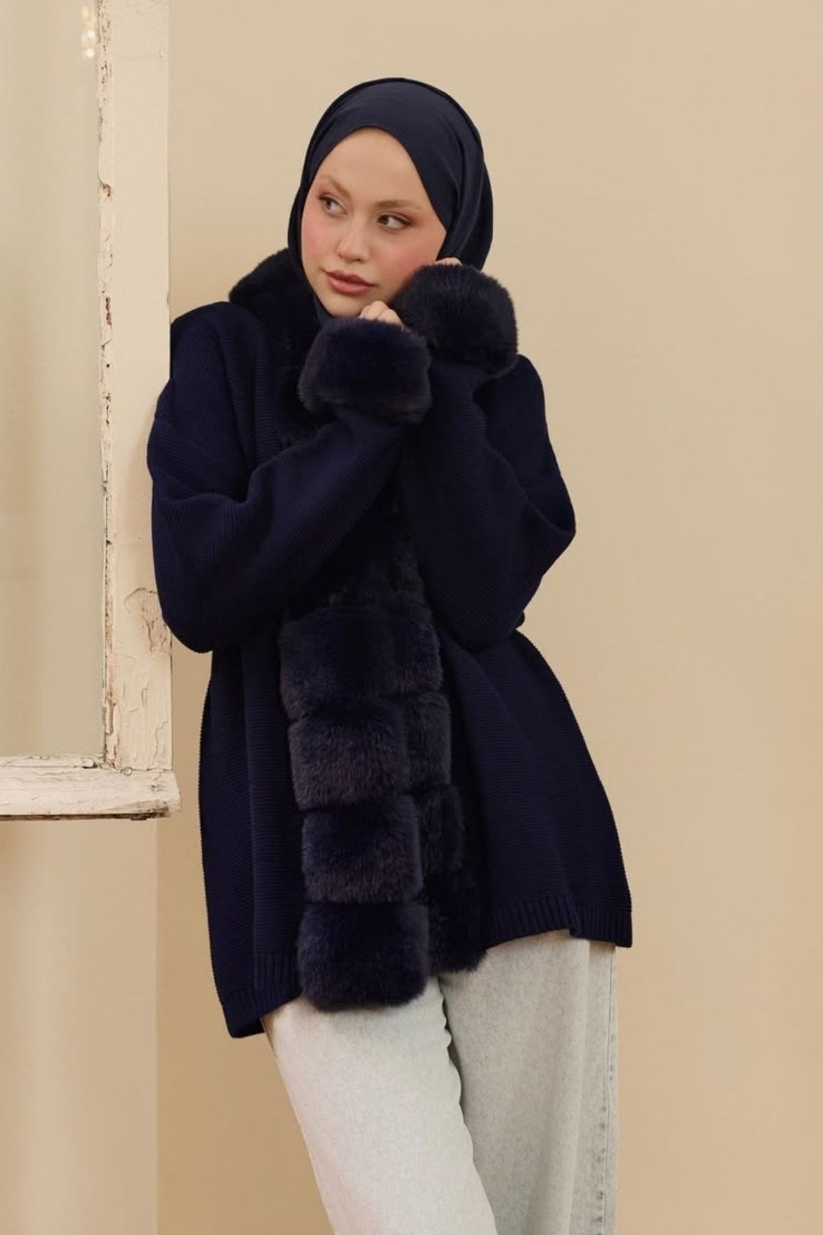 Peluş Detay Lüx Hırka Lacivert, Fiyatları Peluş Detay Lüx Hırka Lacivert | Haza Moda