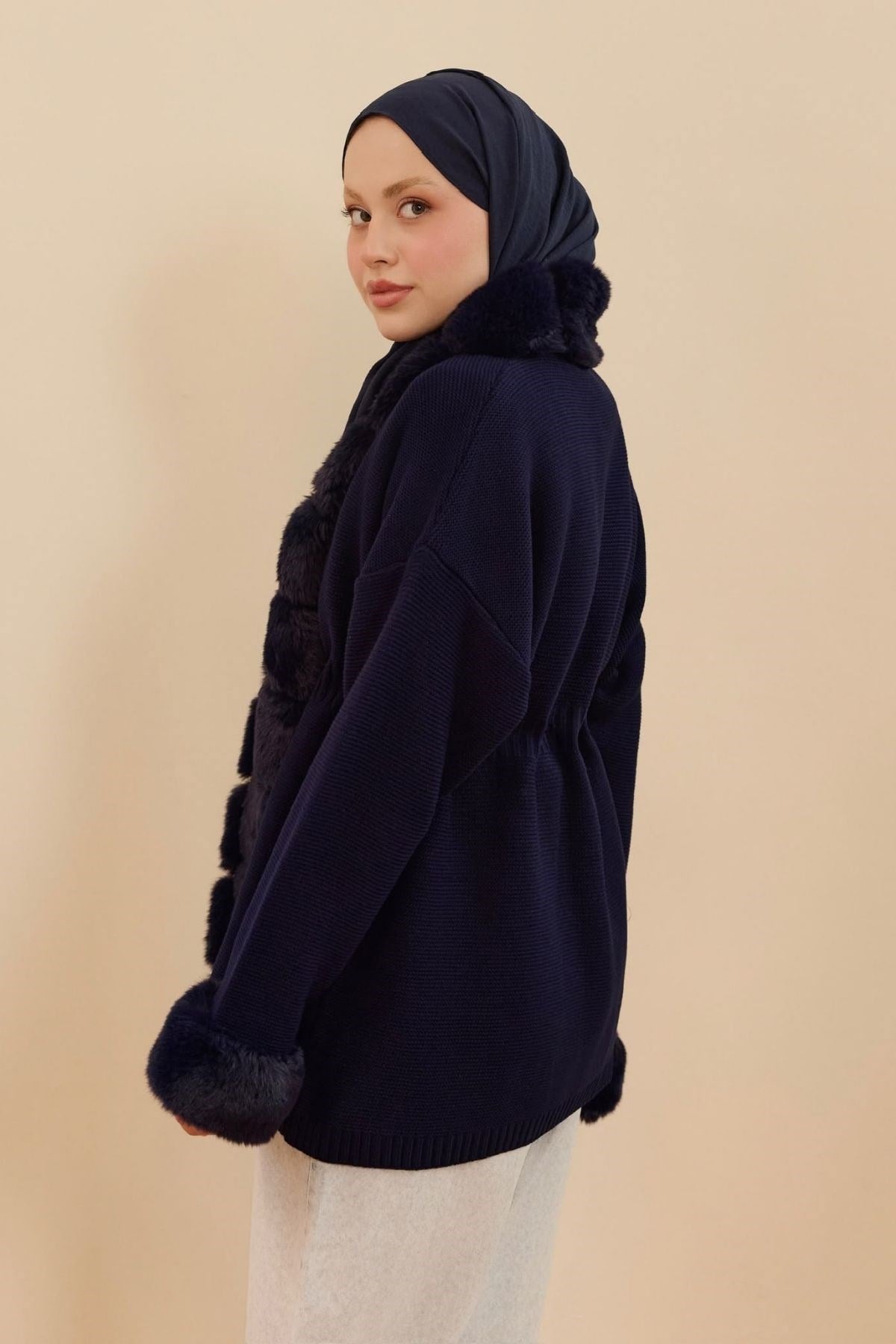 Peluş Detay Lüx Hırka Lacivert, Fiyatları Peluş Detay Lüx Hırka Lacivert | Haza Moda