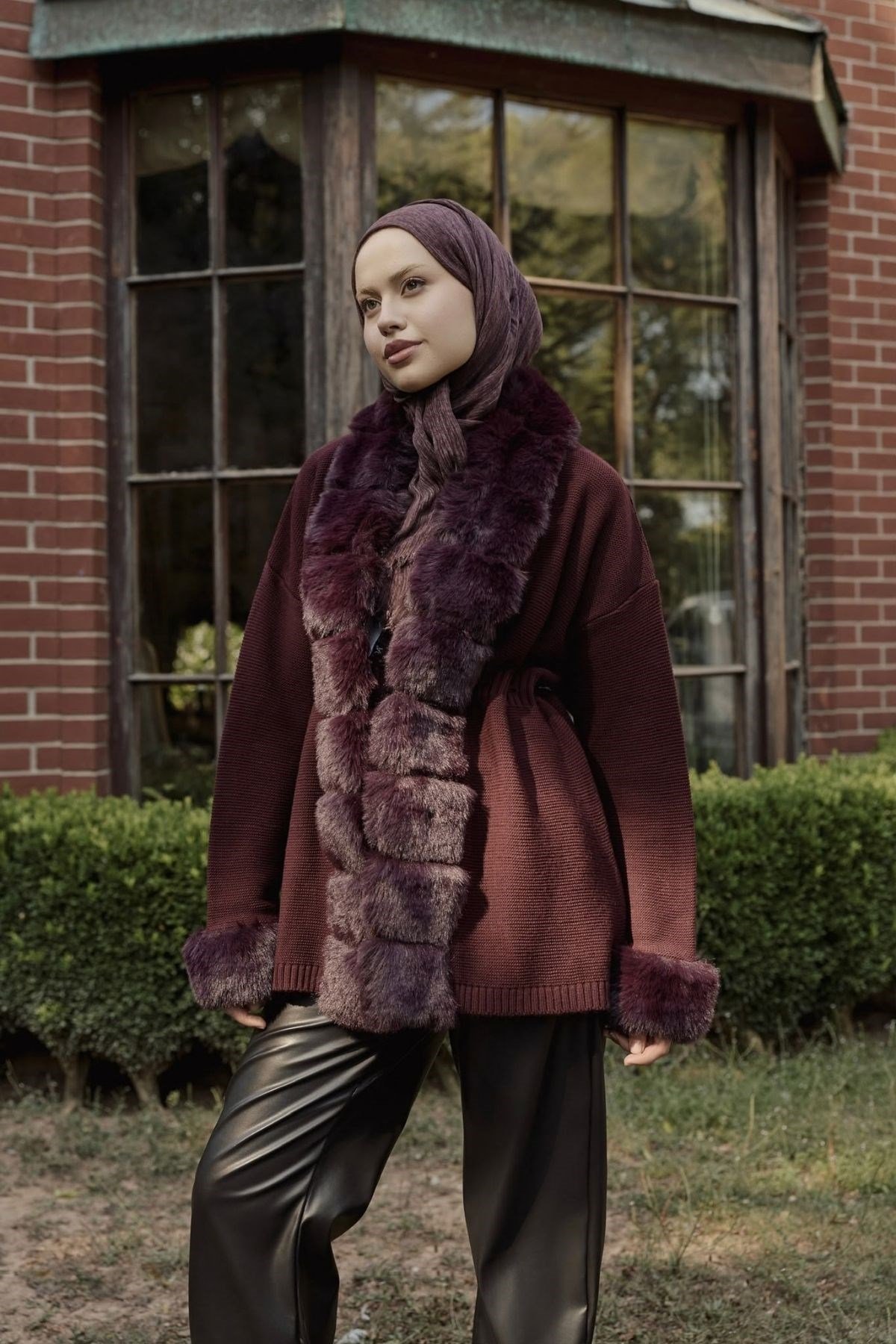 Peluş Detay Lüx Hırka Mürdüm, Fiyatları Peluş Detay Lüx Hırka Mürdüm | Haza Moda
