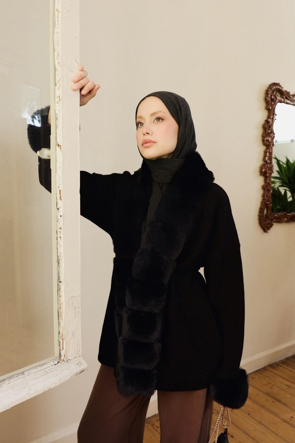 Peluş Detay Lüx Hırka Siyah, Fiyatları Peluş Detay Lüx Hırka Siyah | Haza Moda