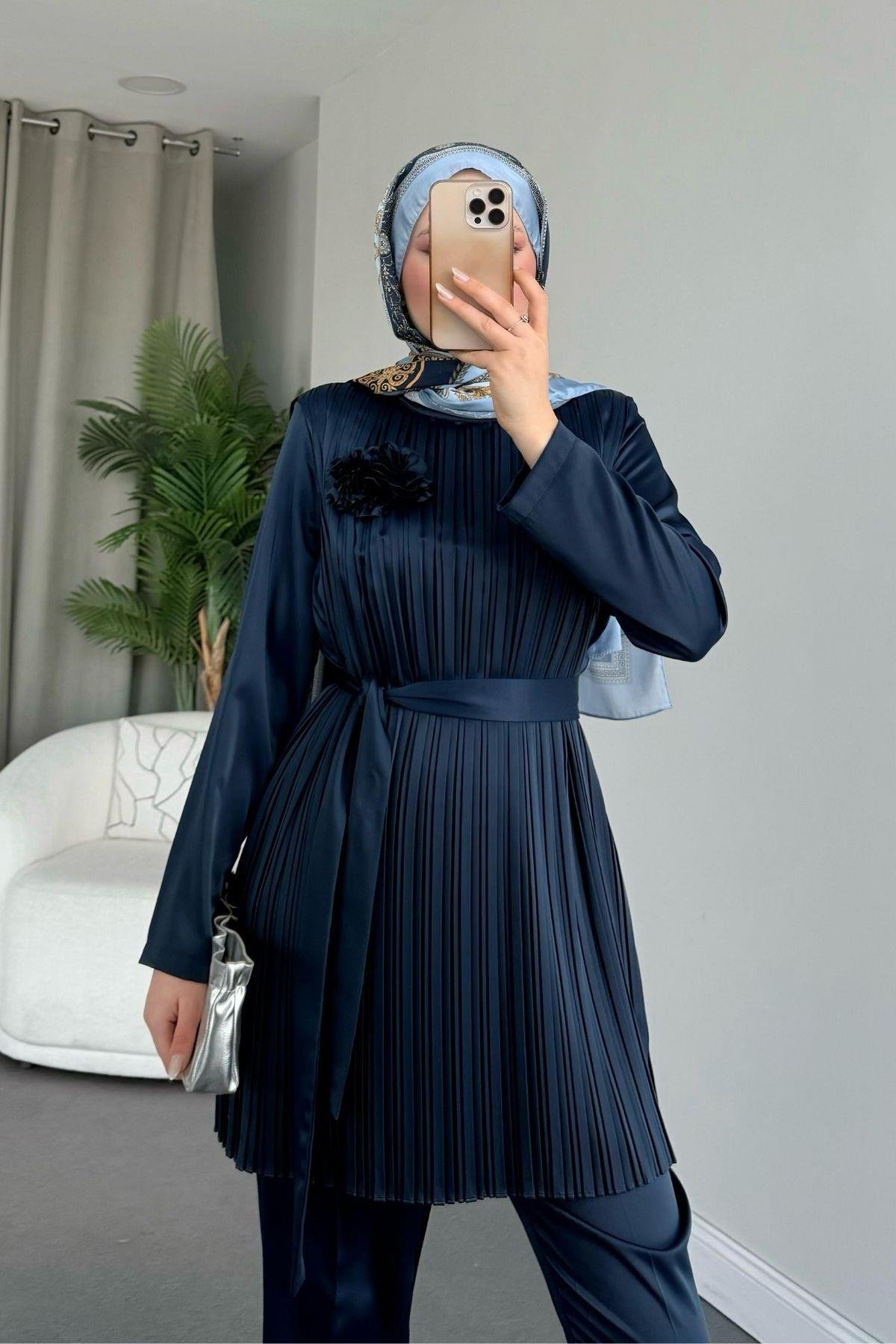 Pileli Pantolonlu Saten Takım Lacivert, Fiyatları 