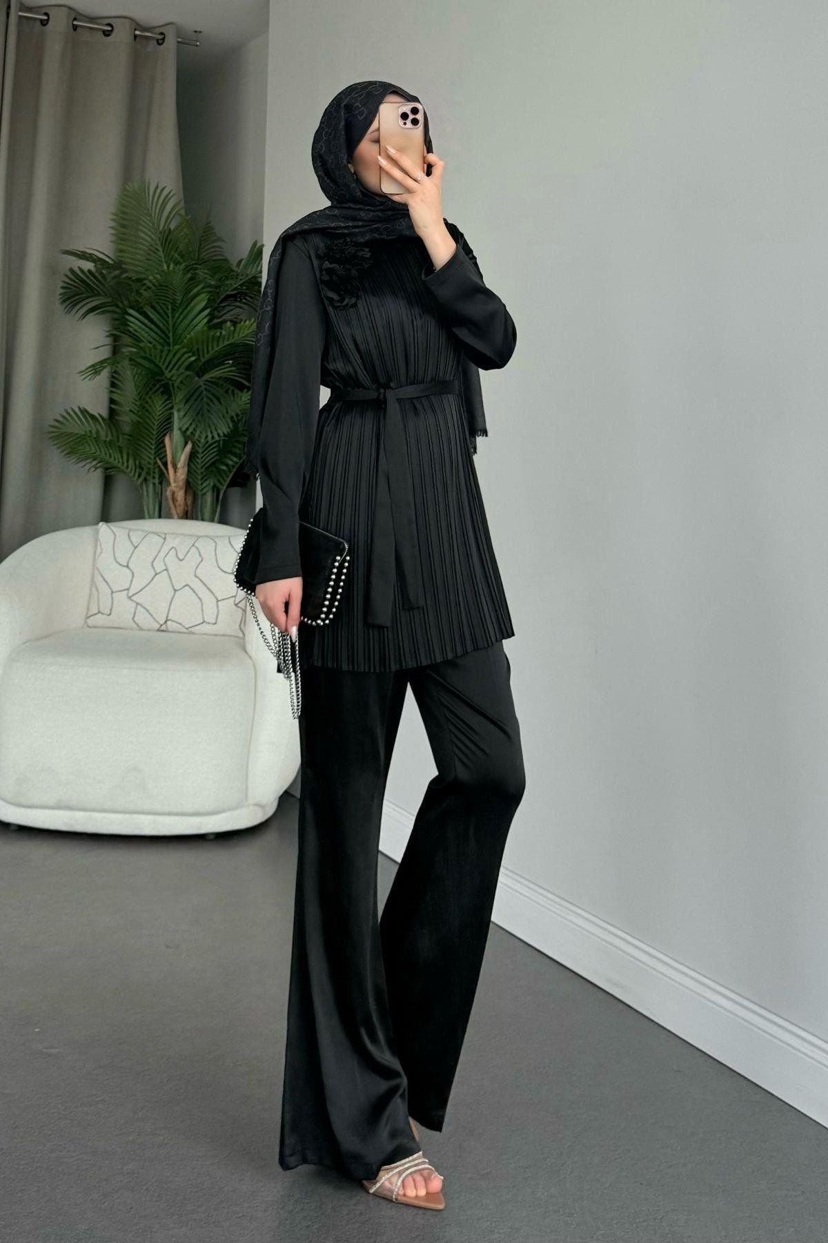 Pileli Pantolonlu Saten Takım Siyah, Fiyatları 